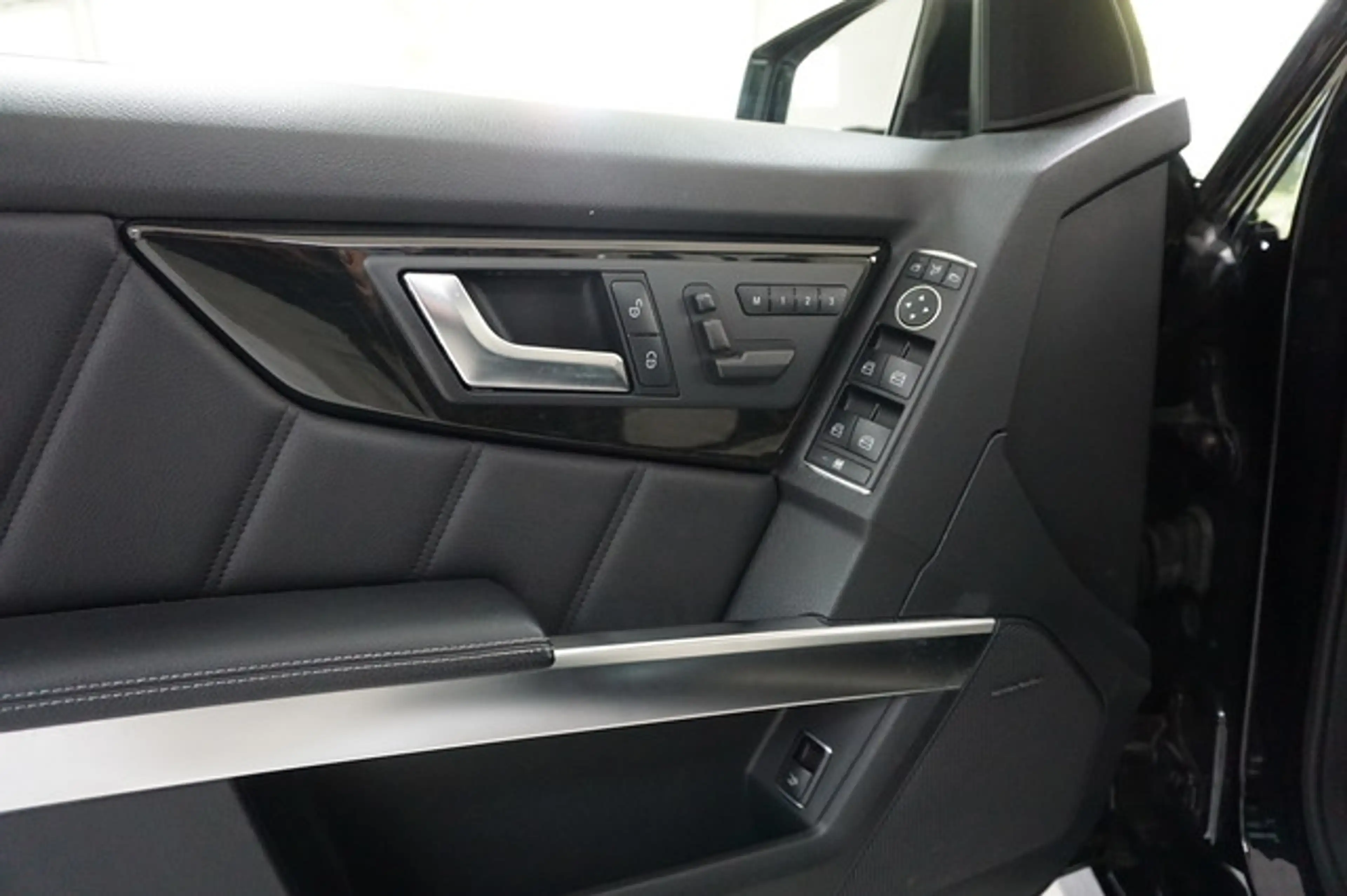 Mercedes-Benz GLK 350 4M AMG Line BI-XENON PANO MEMORY H&K NAVI — photo 9