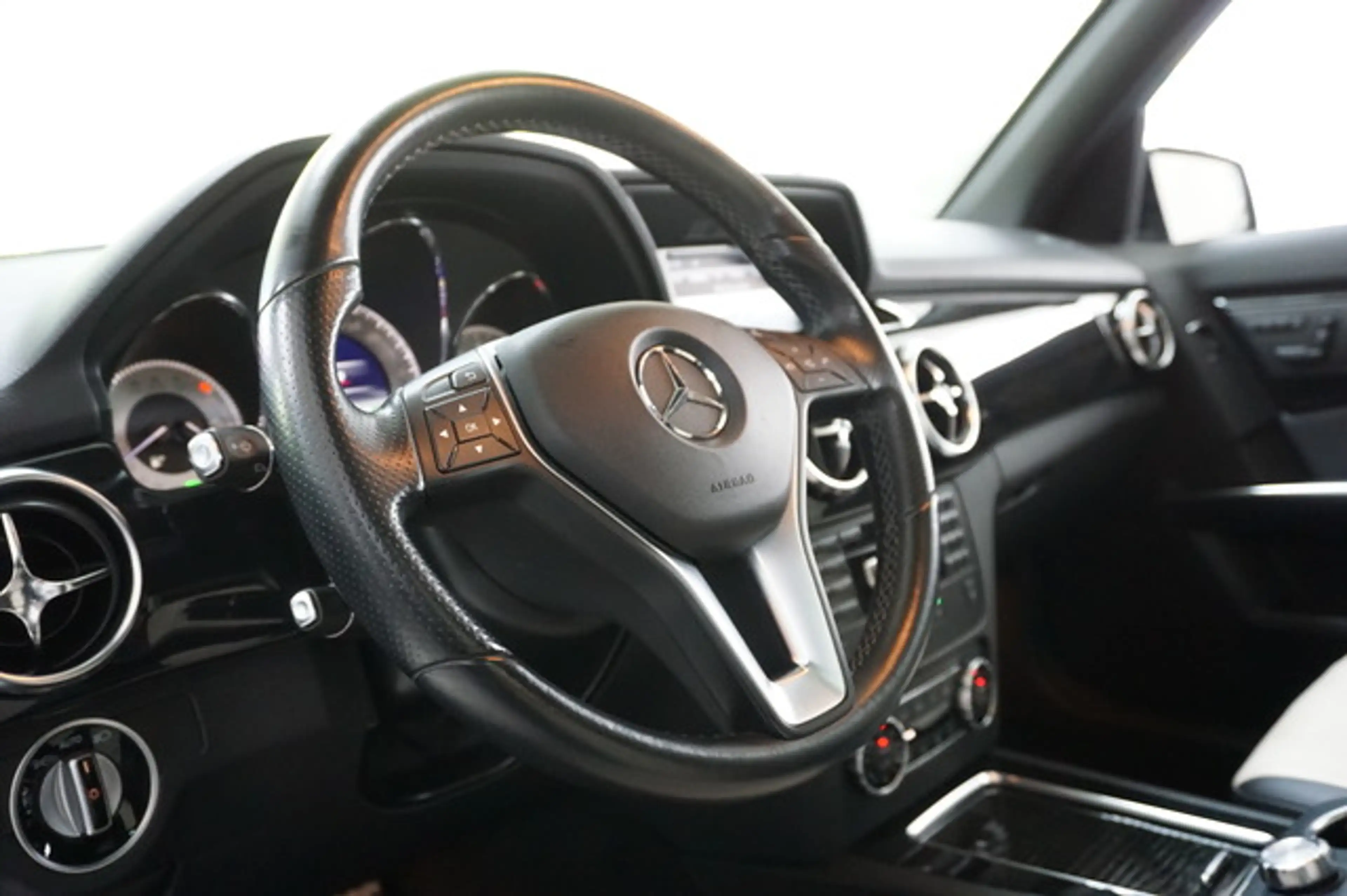 Mercedes-Benz GLK 350 4M AMG Line BI-XENON PANO MEMORY H&K NAVI — photo 8