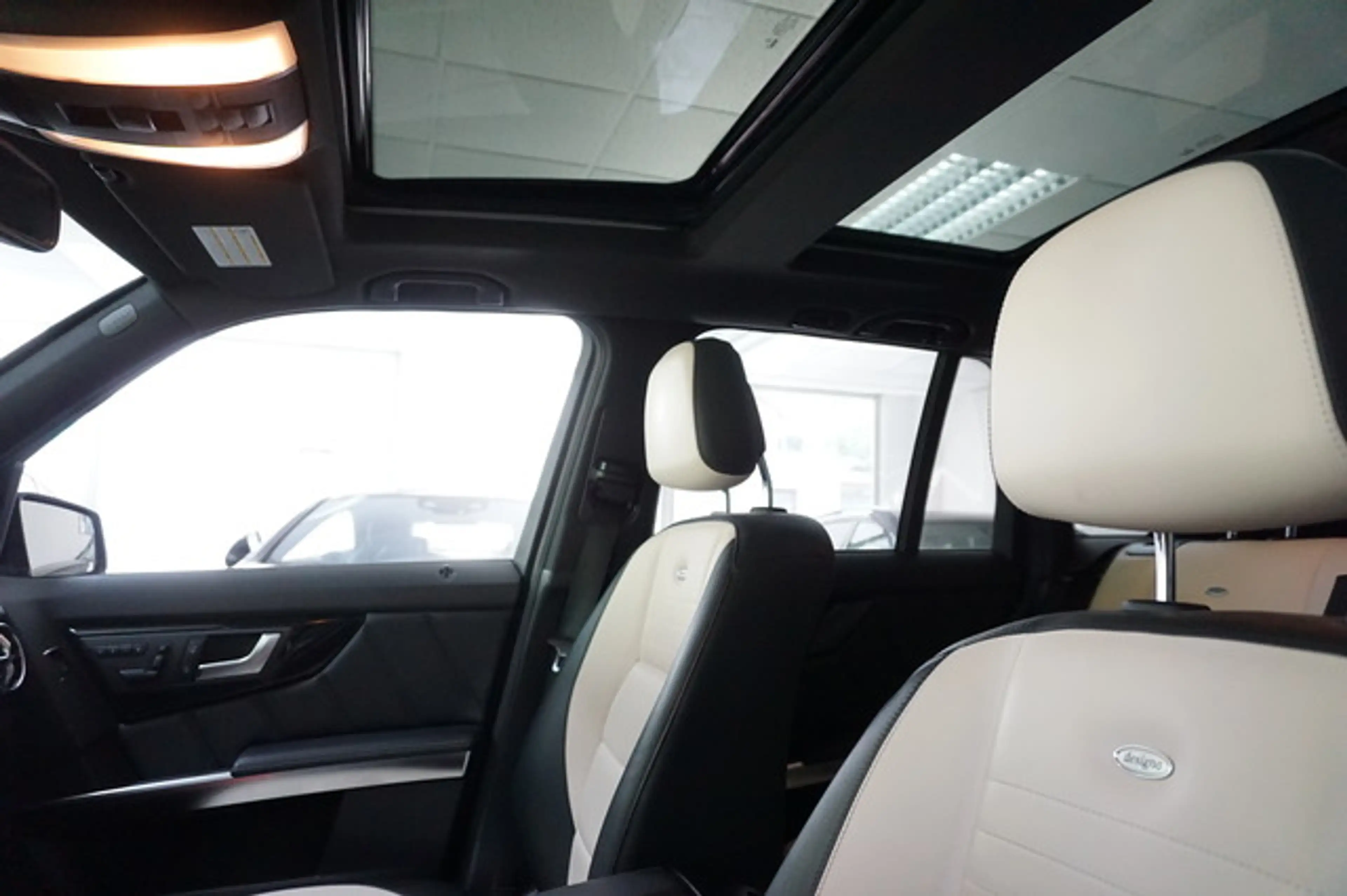 Mercedes-Benz GLK 350 4M AMG Line BI-XENON PANO MEMORY H&K NAVI — photo 12