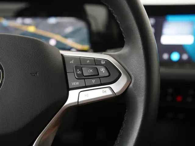 Volkswagen Golf view 9