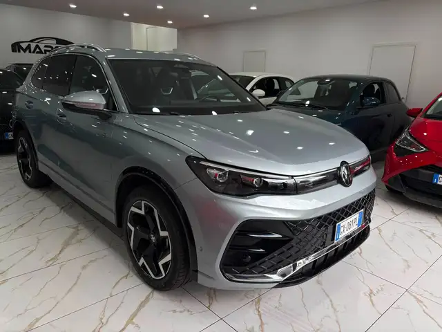 Volkswagen Tiguan view 6