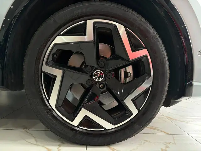 Volkswagen Tiguan view 7