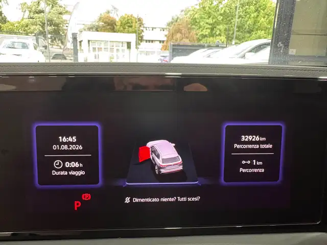 Volkswagen Tiguan view 12