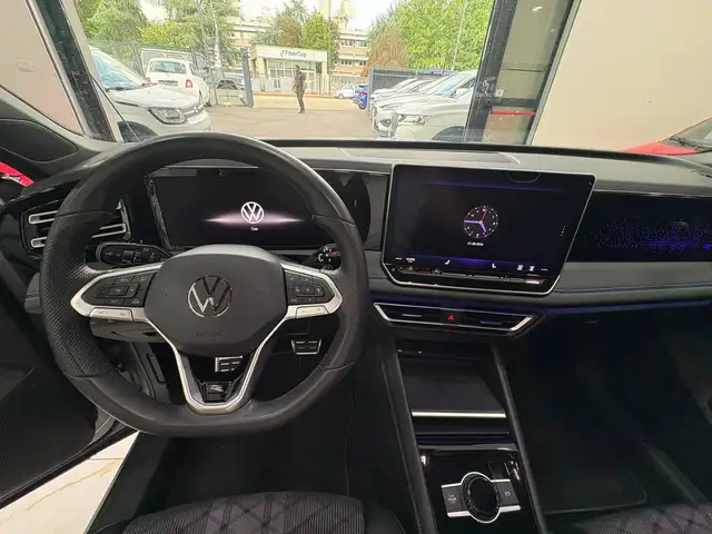 Volkswagen Tiguan view 14