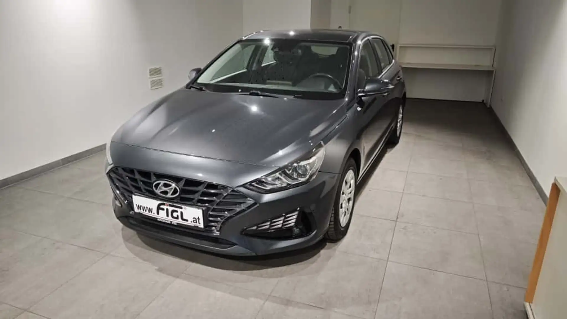 Hyundai i30 1,5 DPI i-Line Plus Grau - 1