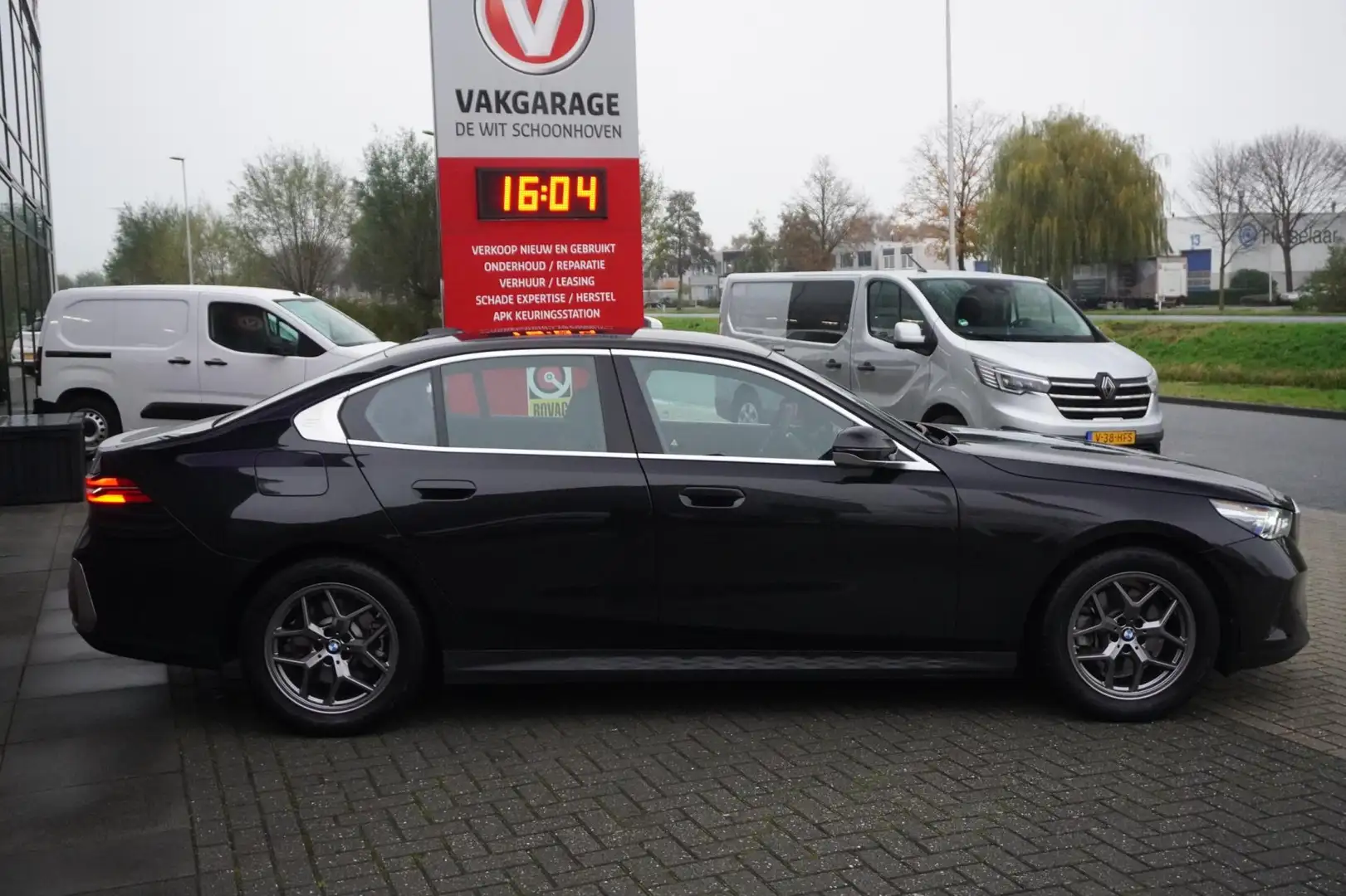 BMW 520 5-serie 520i / Blind Spot / Keyless / Carplay / Ca Nero - 2