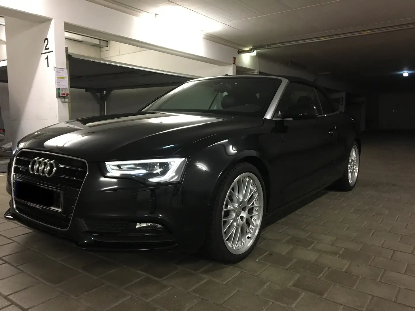 Audi A5 A5 Cabrio 3.0 TDI DPF quattro S tronic Schwarz - 1