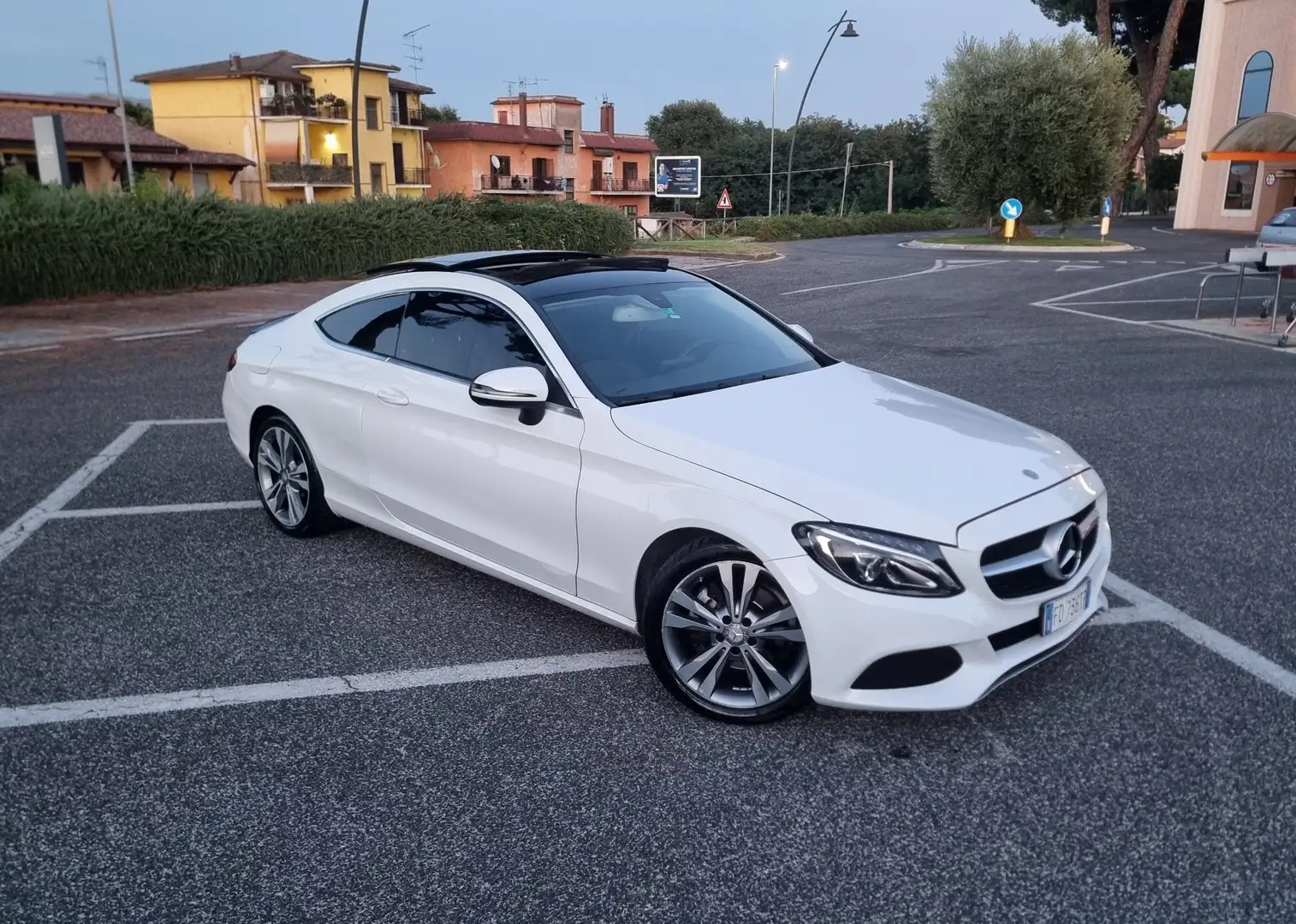 Mercedes-Benz C 220 Coupe d Sport - 2