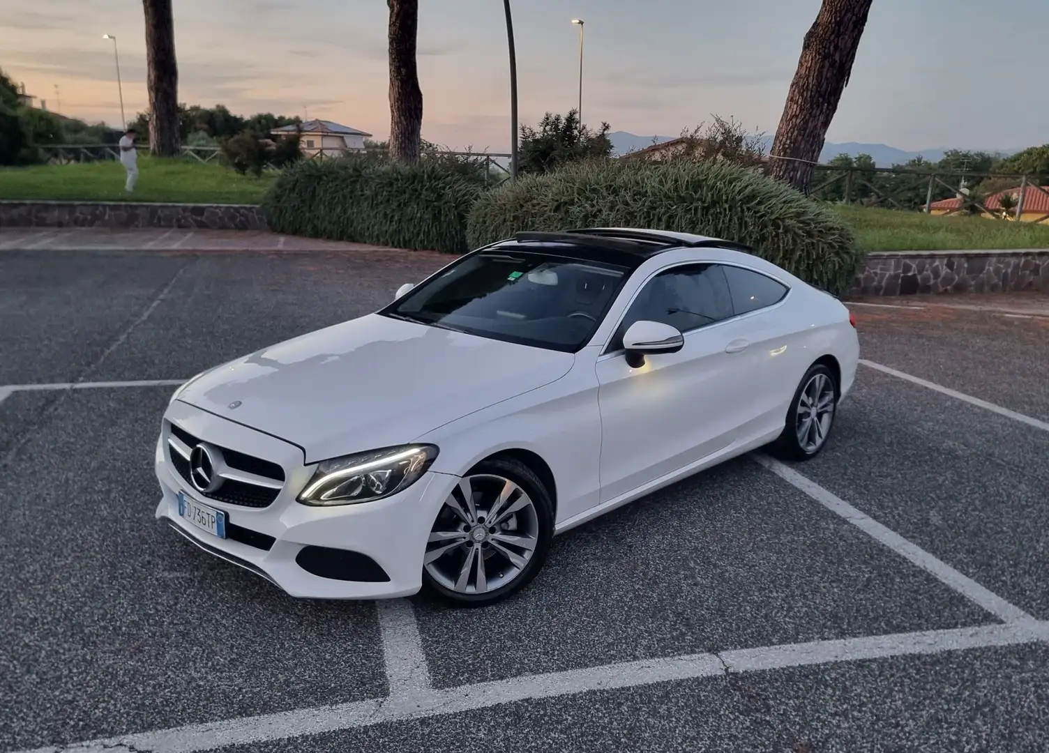 Mercedes-Benz C 220 Coupe d Sport - 1