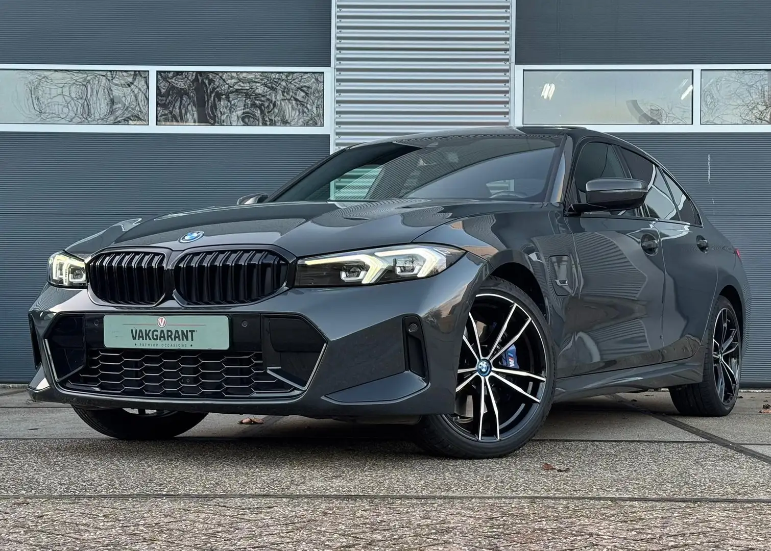 BMW 330 3-serie 330e High Executive |schuif dak | Harman-K Grau - 1