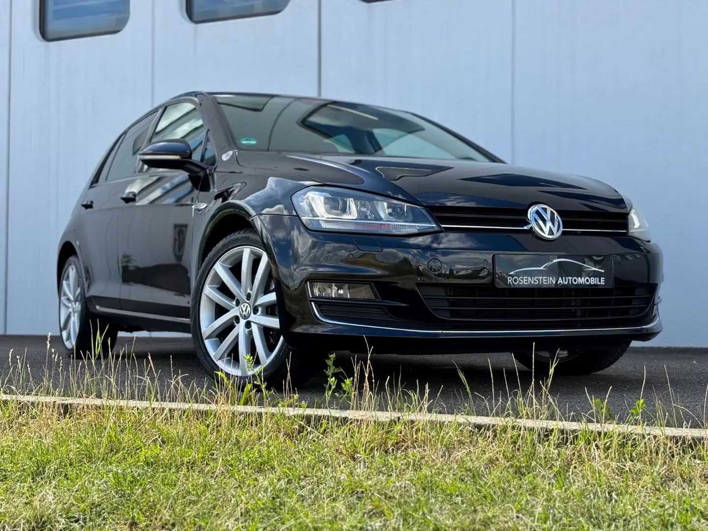 Volkswagen Golf VII 1.6 TDI LOUNGE/DAB/NAVI/PDC/R18/ Zwart - 1