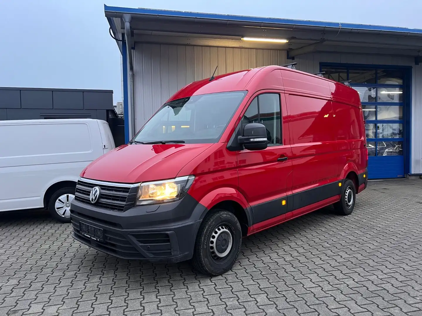 Volkswagen Crafter Kasten 35 mittellang HD CarPlay AHK KAM Rot - 1