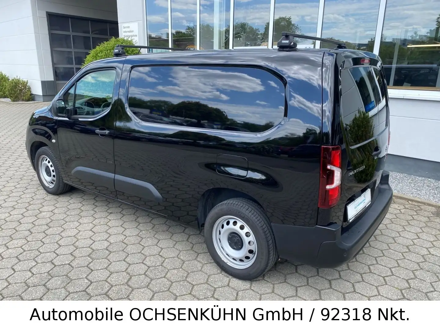 Peugeot Partner 1,2 Premium PT L2 / Klima, Tempomat, Kam Černá - 2