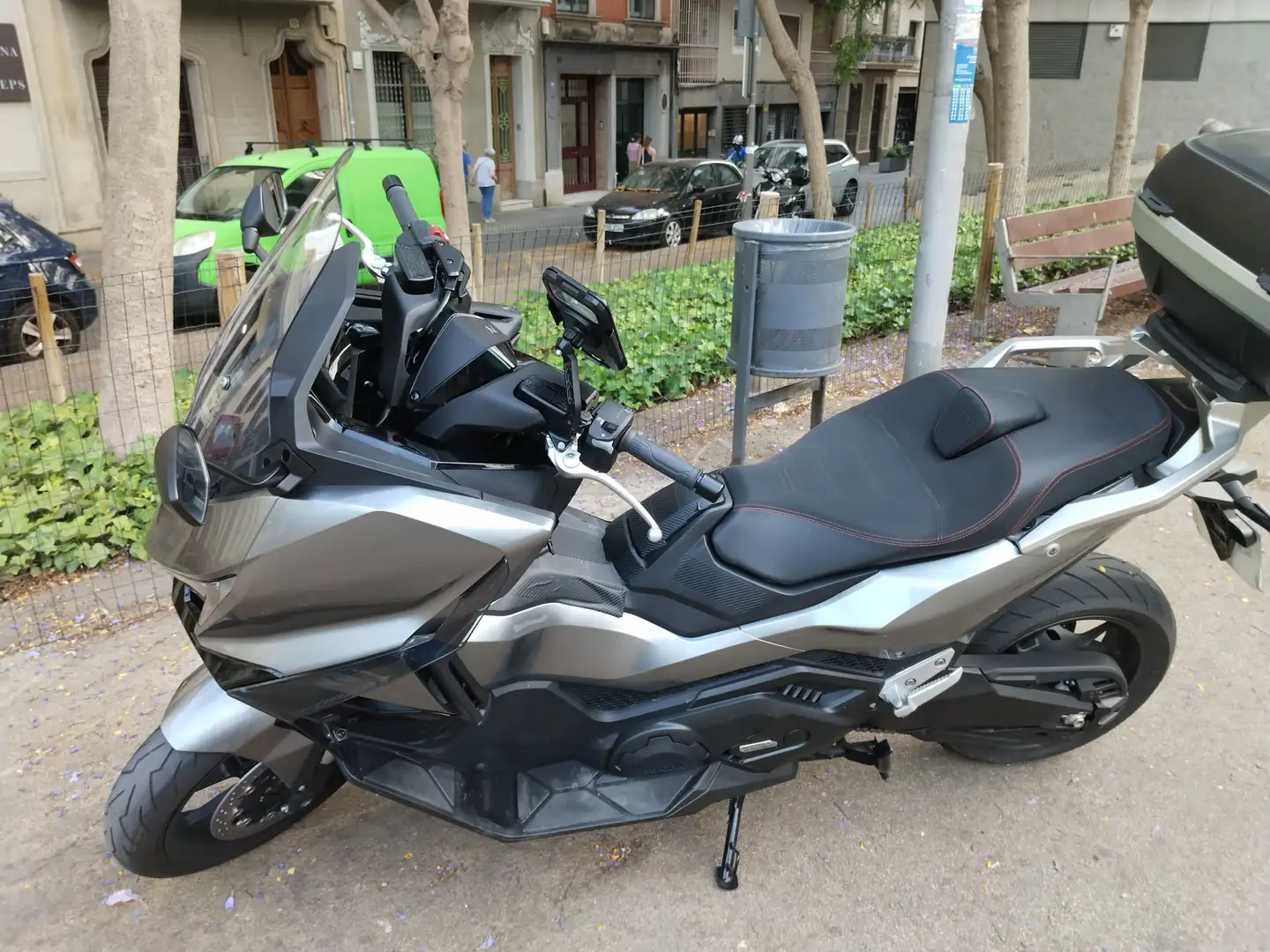 Honda Forza 750 2025 Plateado - 2