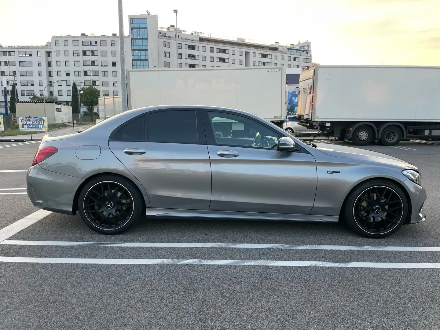 Mercedes-Benz C 220 d AMG Exclusive Line Aut. Silber - 2