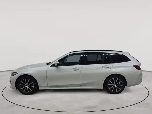 BMW 3 Series view 6