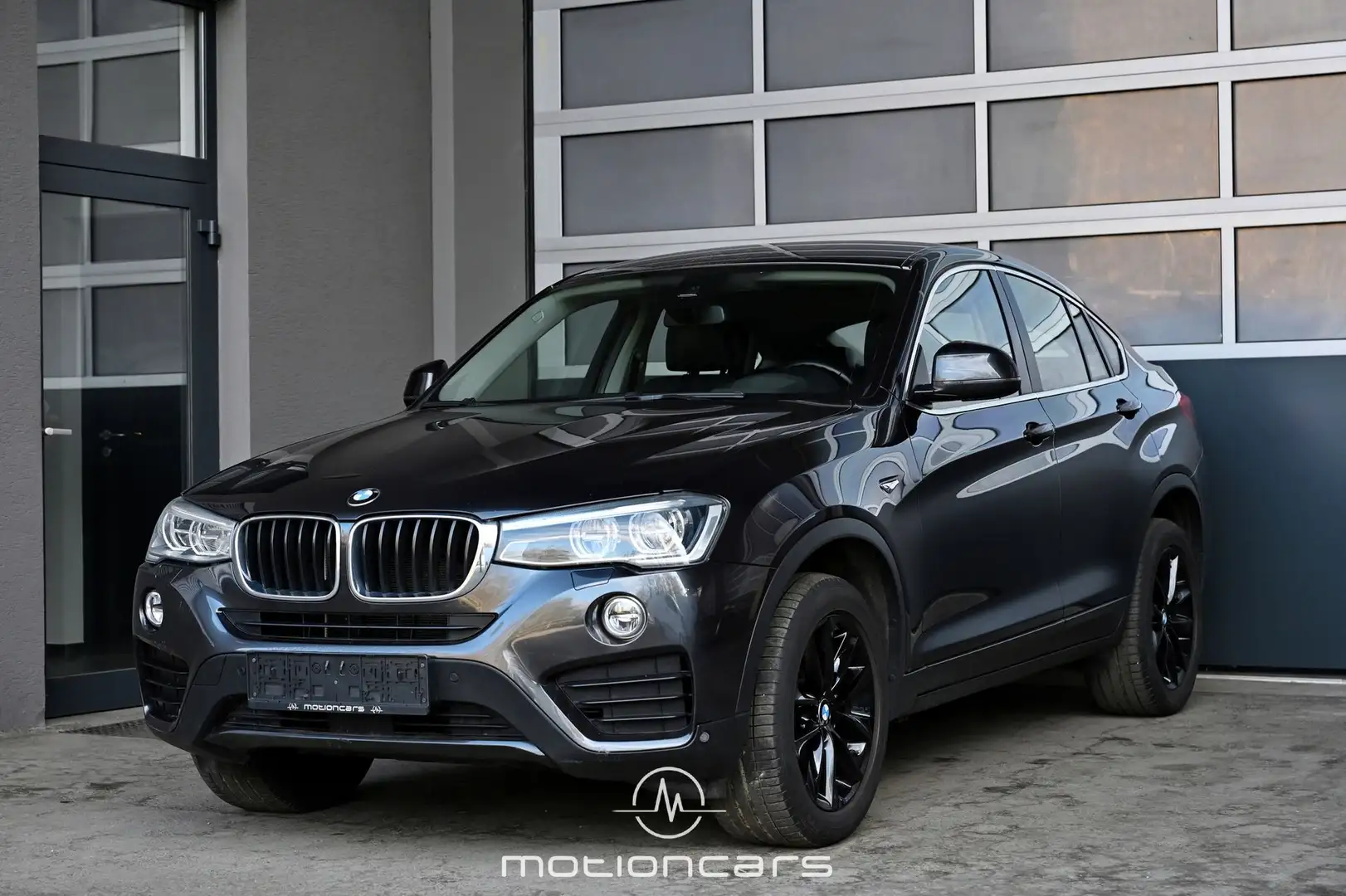 BMW X4 xDrive 20d Stříbrná - 1