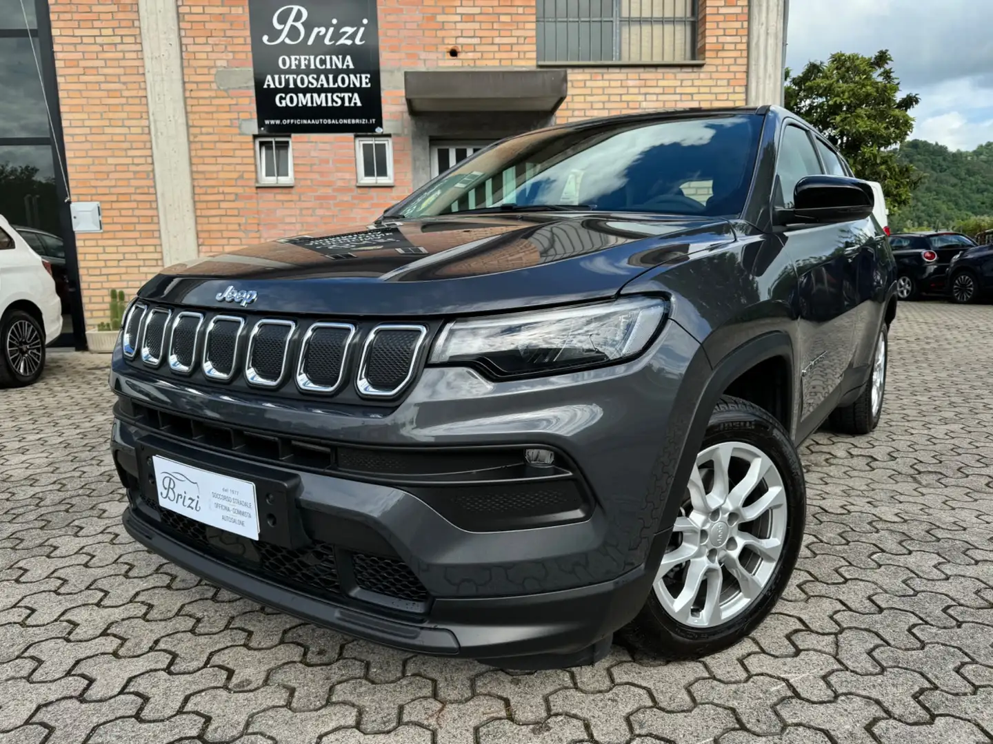 Jeep Compass 1.6 Multijet II 2WD Longitude Grijs - 1