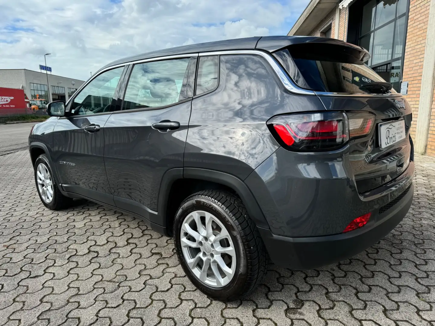 Jeep Compass 1.6 Multijet II 2WD Longitude Grijs - 2