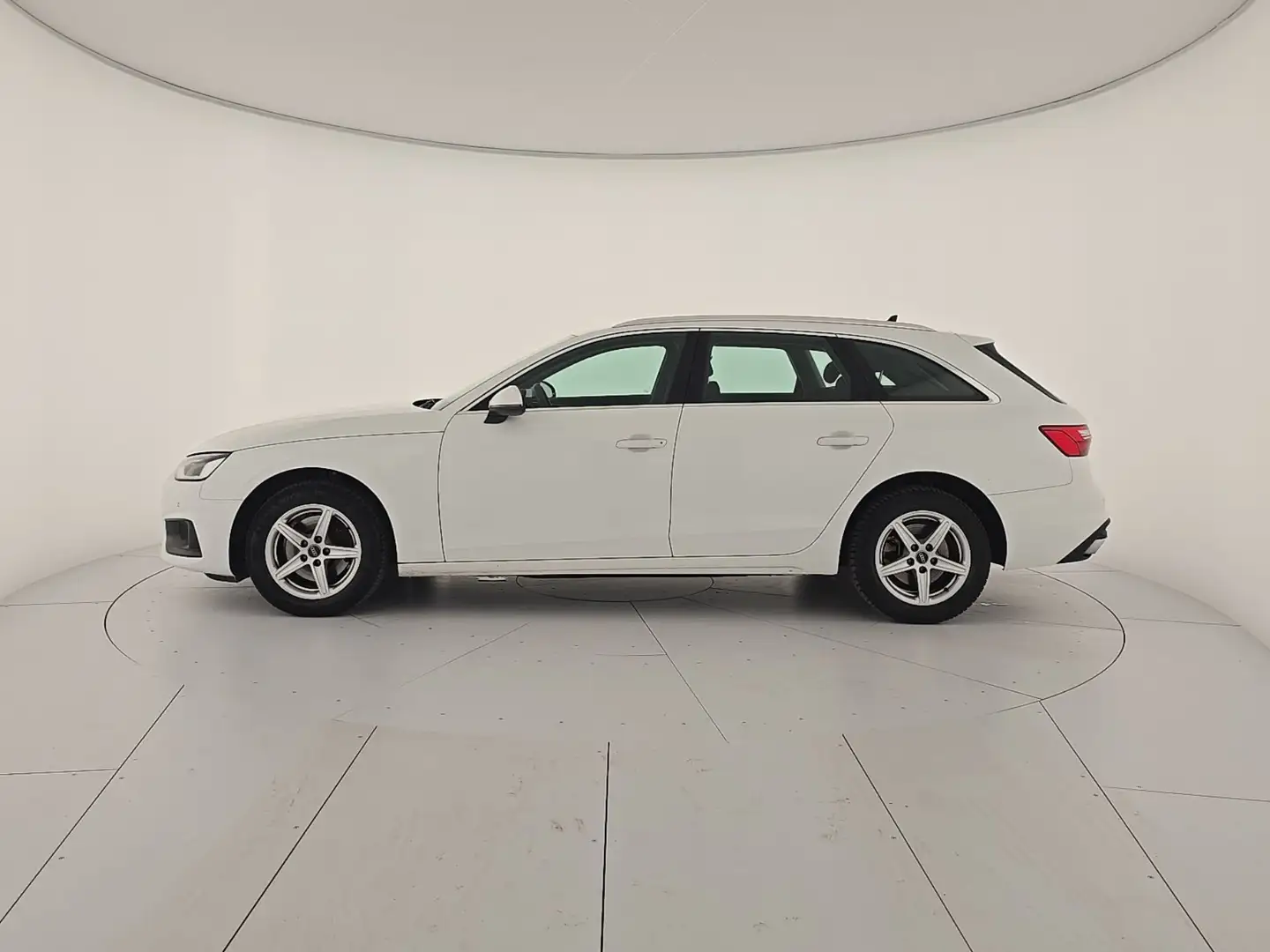 Audi A4 Avant 30 TDI/136 CV S tronic Bianco - 2