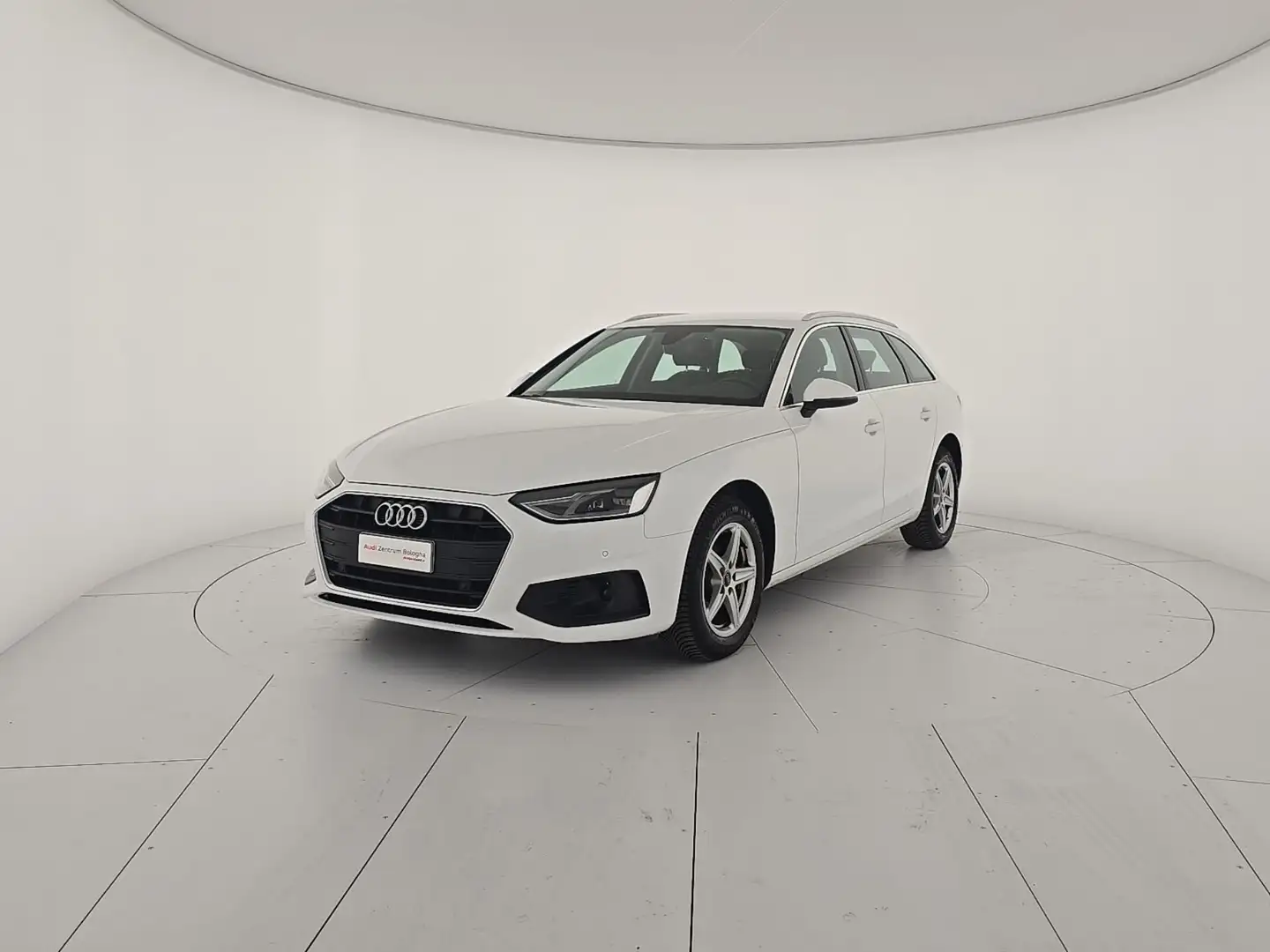Audi A4 Avant 30 TDI/136 CV S tronic Bianco - 1