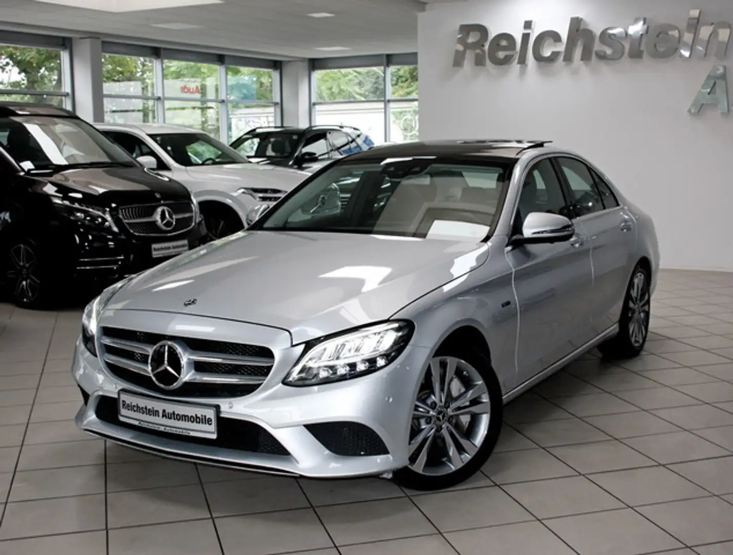 Mercedes-Benz C 300 de AVANTG AIRM DISTR MEMORY PANO LEDER HUD Silber - 1