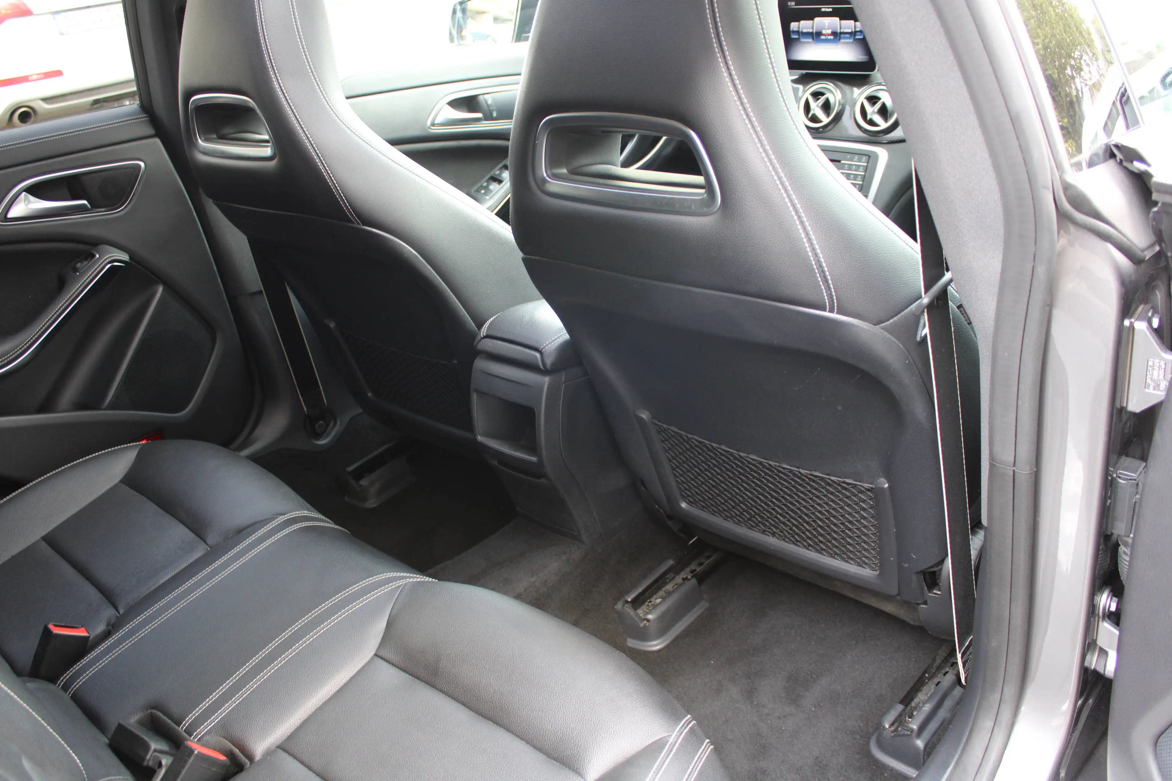Mercedes-Benz CLA 220 CLA 220 d 4Matic UrbanStyle Edition AMG-Optic-/AHK/Kamera/Leder/Panorama/Distronic — photo 10
