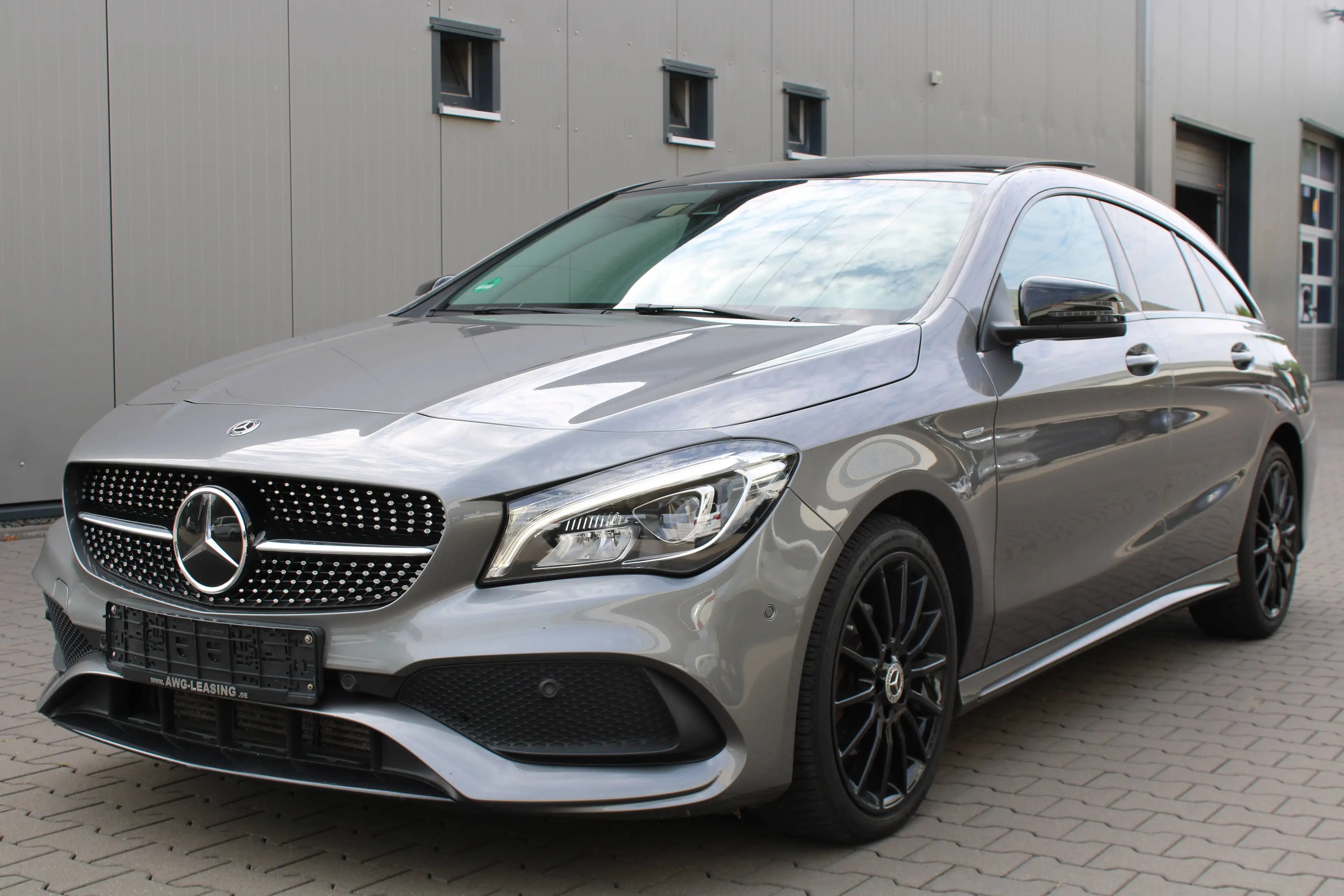 Mercedes-Benz CLA 220 CLA 220 d 4Matic UrbanStyle Edition AMG-Optic-/AHK/Kamera/Leder/Panorama/Distronic — photo 2