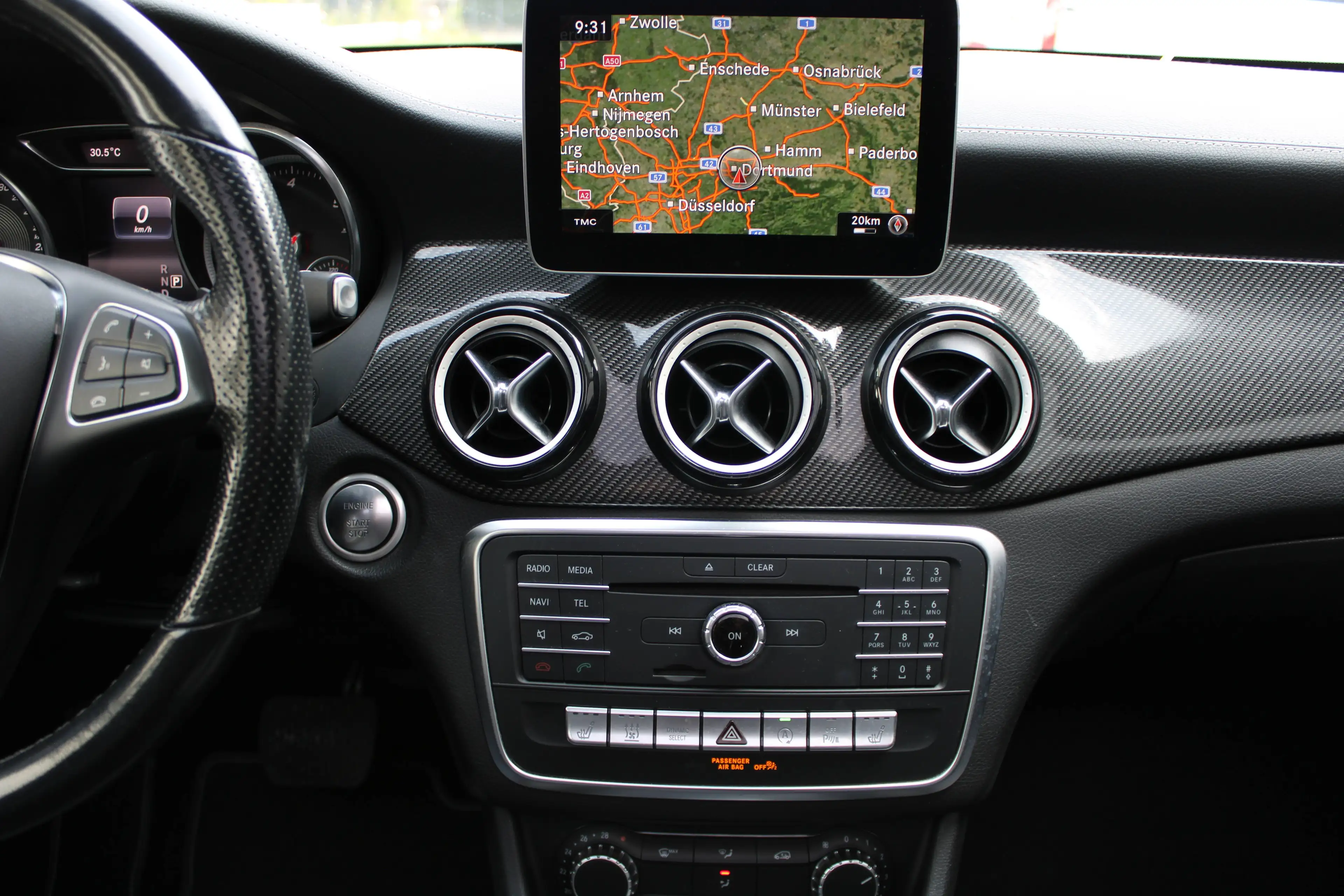 Mercedes-Benz CLA 220 CLA 220 d 4Matic UrbanStyle Edition AMG-Optic-/AHK/Kamera/Leder/Panorama/Distronic — photo 12