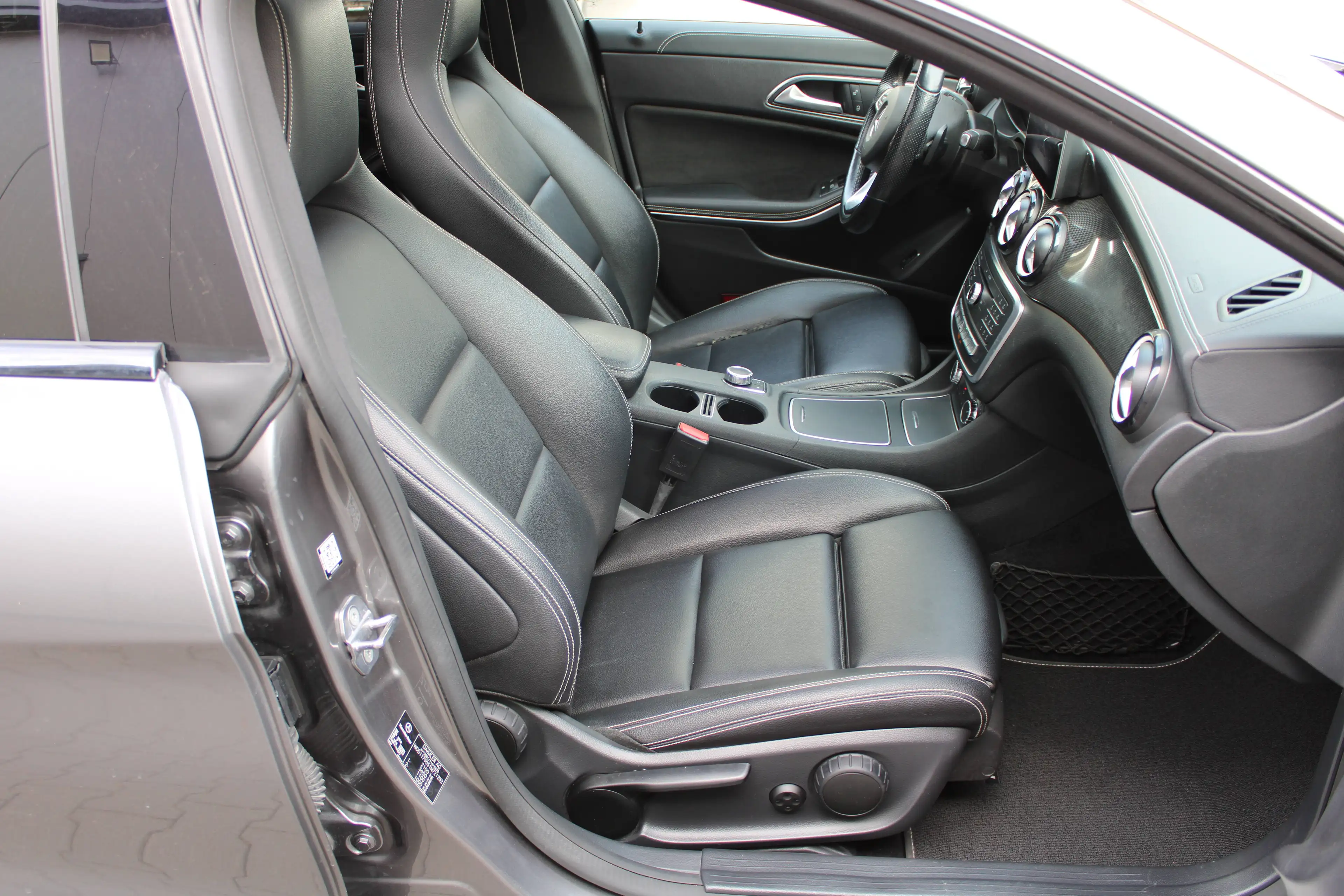 Mercedes-Benz CLA 220 CLA 220 d 4Matic UrbanStyle Edition AMG-Optic-/AHK/Kamera/Leder/Panorama/Distronic — photo 7