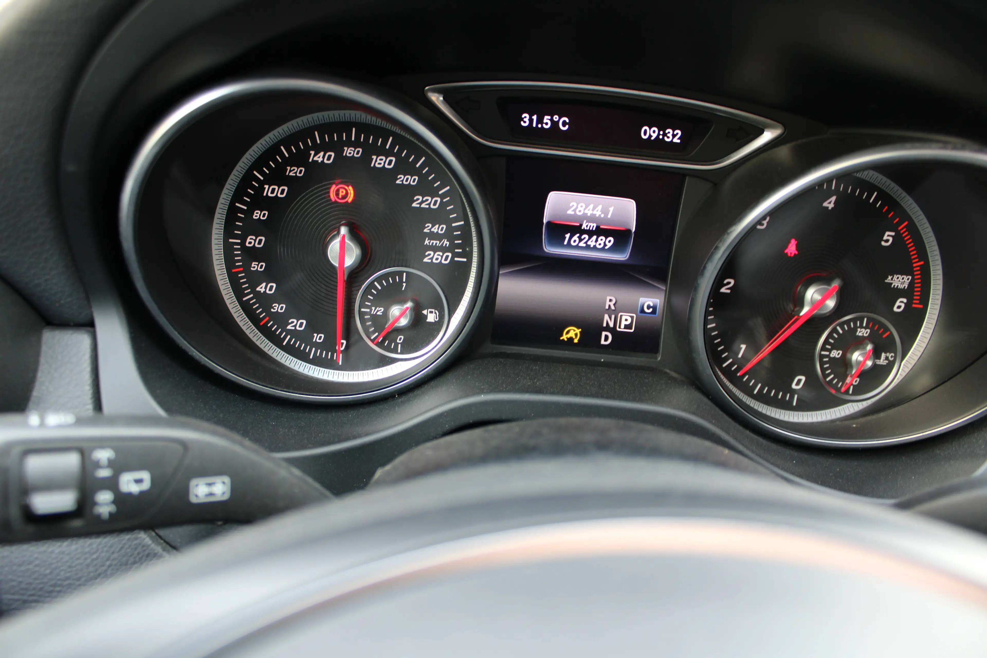 Mercedes-Benz CLA 220 CLA 220 d 4Matic UrbanStyle Edition AMG-Optic-/AHK/Kamera/Leder/Panorama/Distronic — photo 14
