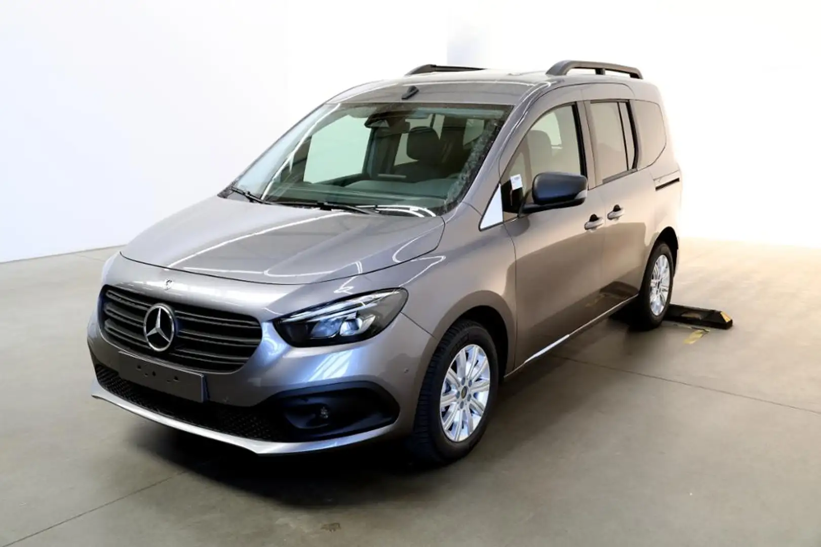 Mercedes-Benz Citan 113 Tourer Progressive Plus ILS-LED/MBUX Сірий - 2