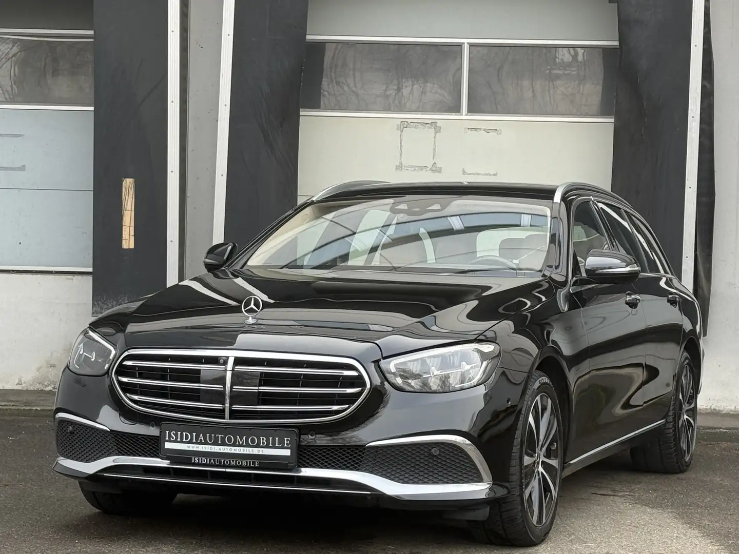 Mercedes-Benz E 300 T de Exclusive LED Distronic MBUX AHK 360° Negro - 1
