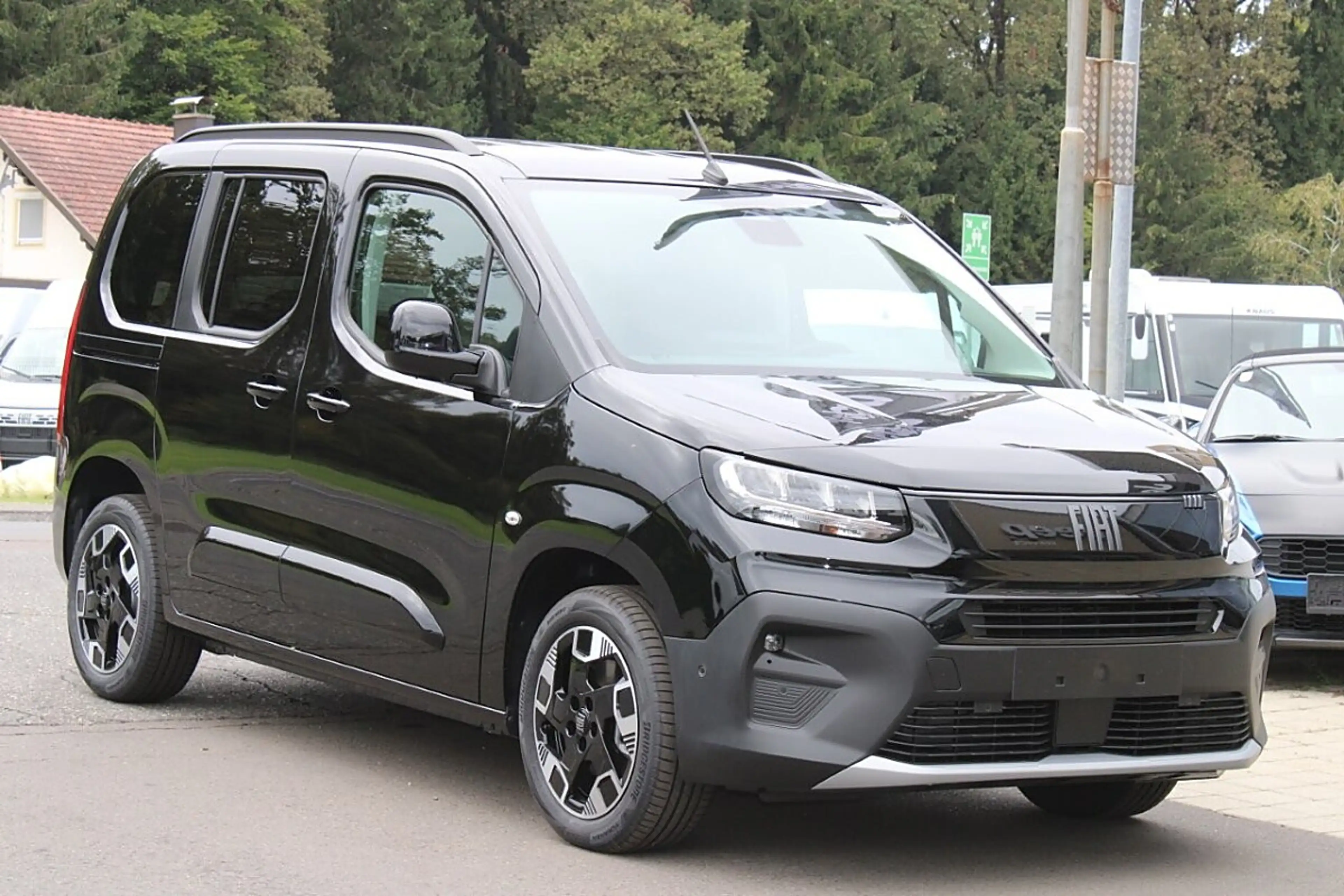 Fiat Qubo 1.5 Diesel 130AT  La Prima 10"Navi Klimaautomat... — photo 3