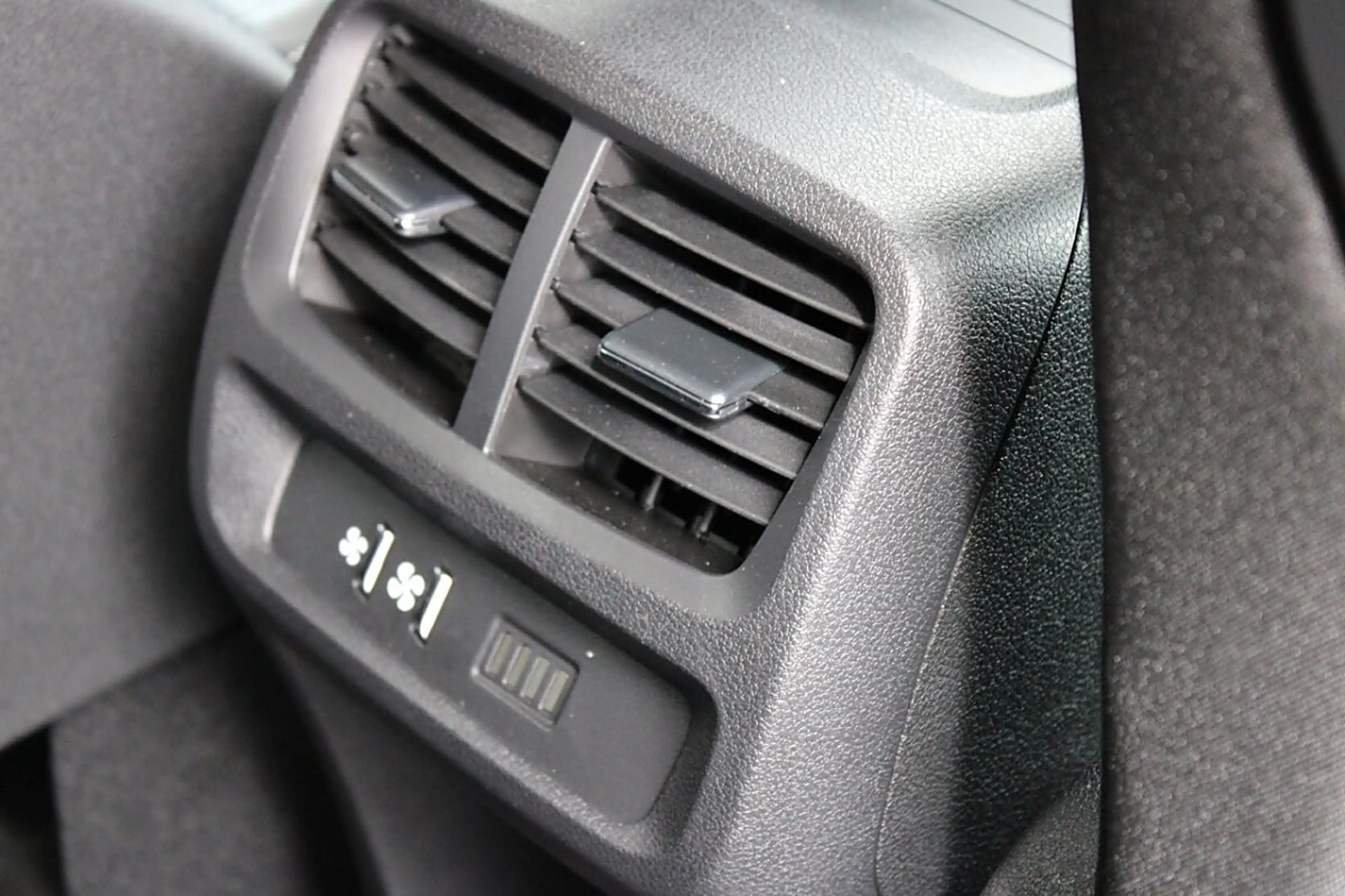 Fiat Qubo 1.5 Diesel 130AT  La Prima 10"Navi Klimaautomat... — photo 19