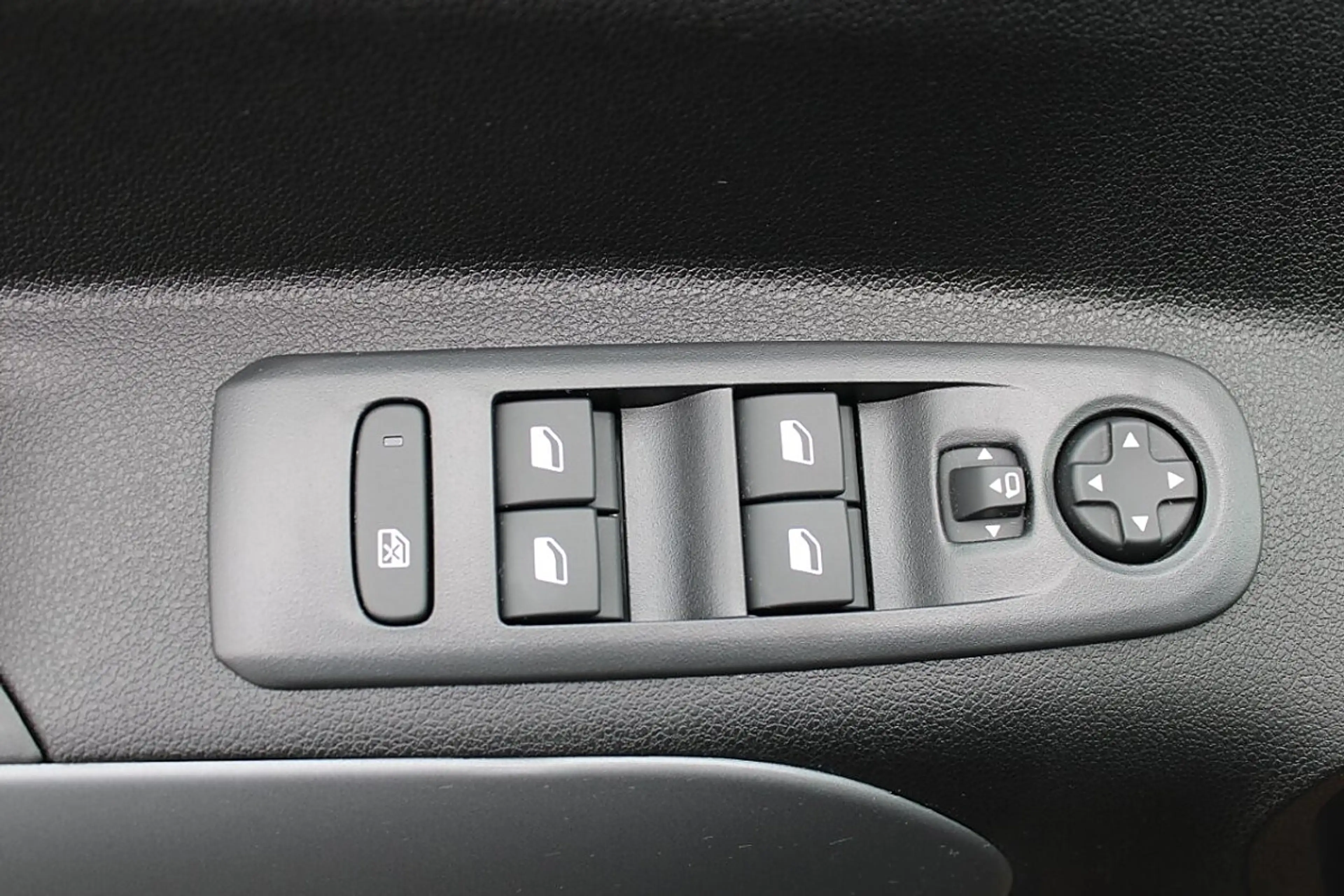 Fiat Qubo 1.5 Diesel 130AT  La Prima 10"Navi Klimaautomat... — photo 23