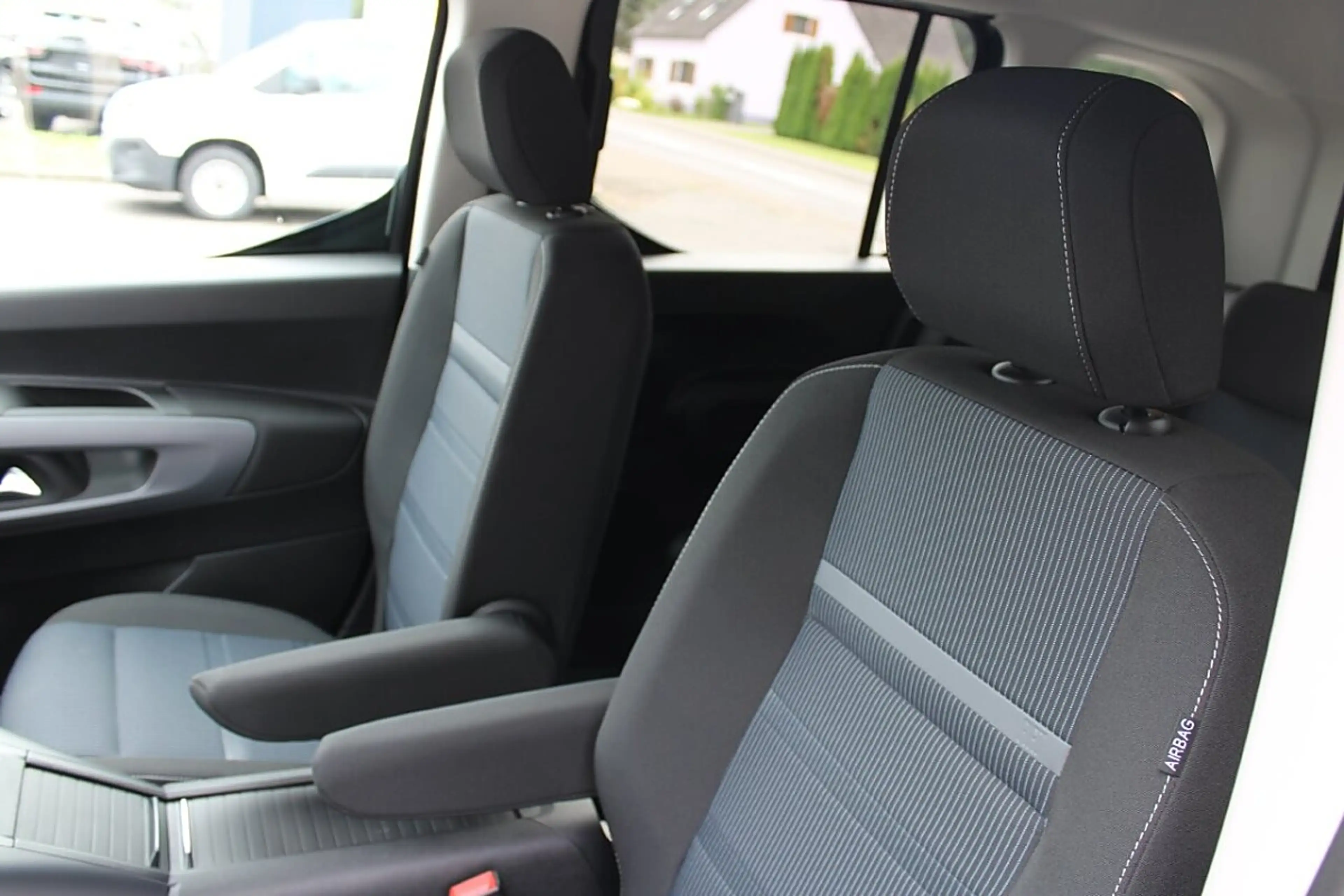 Fiat Qubo 1.5 Diesel 130AT  La Prima 10"Navi Klimaautomat... — photo 21