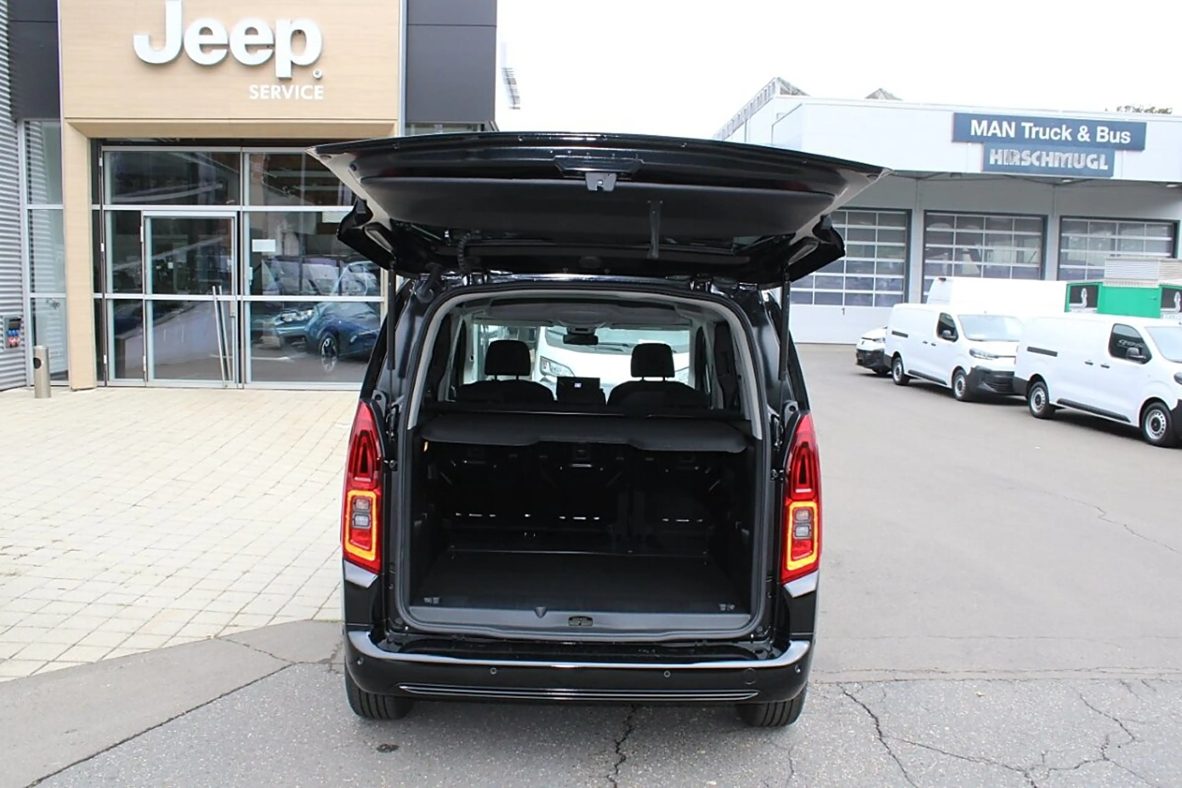 Fiat Qubo 1.5 Diesel 130AT  La Prima 10"Navi Klimaautomat... — photo 8