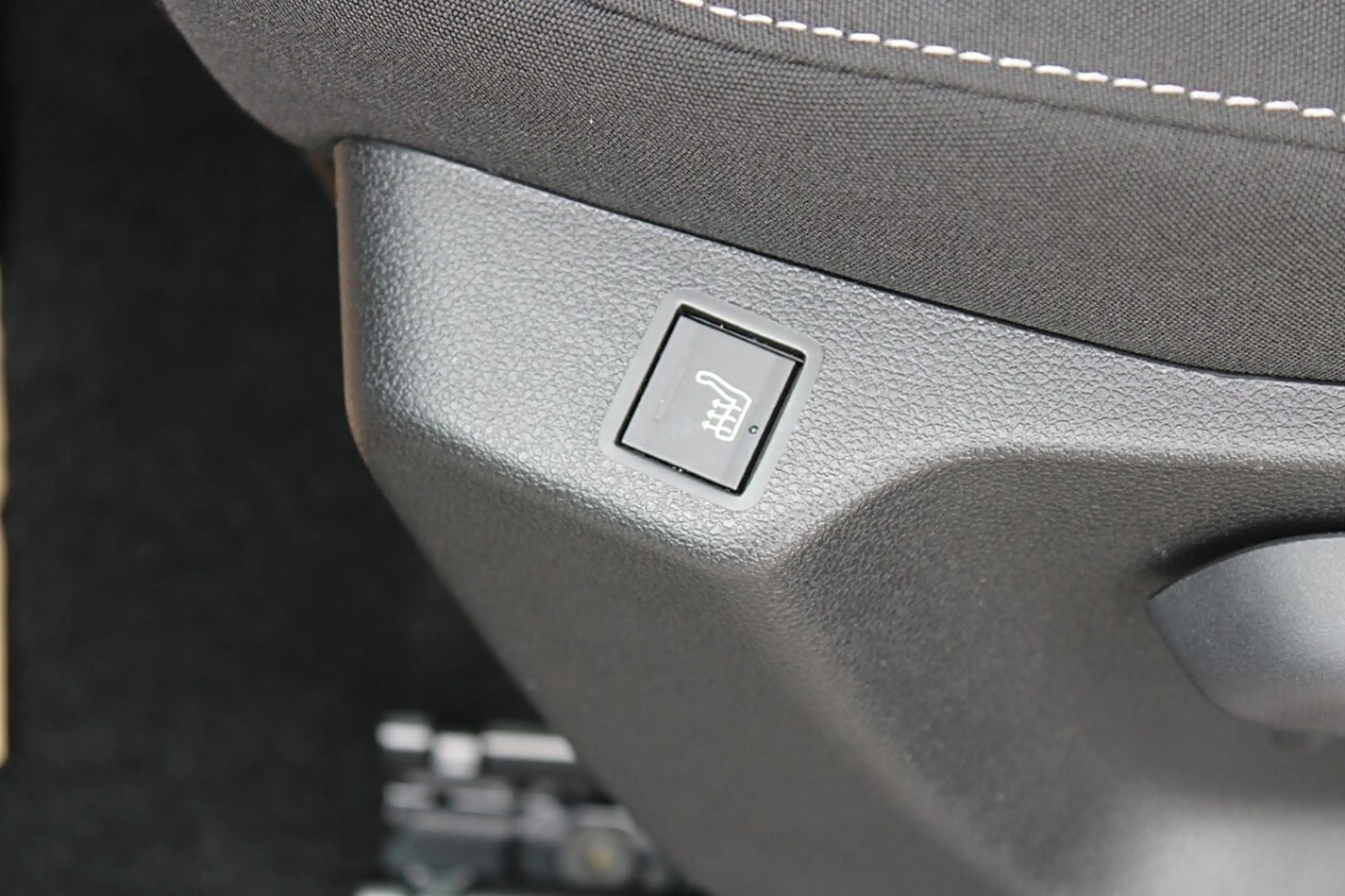 Fiat Qubo 1.5 Diesel 130AT  La Prima 10"Navi Klimaautomat... — photo 41