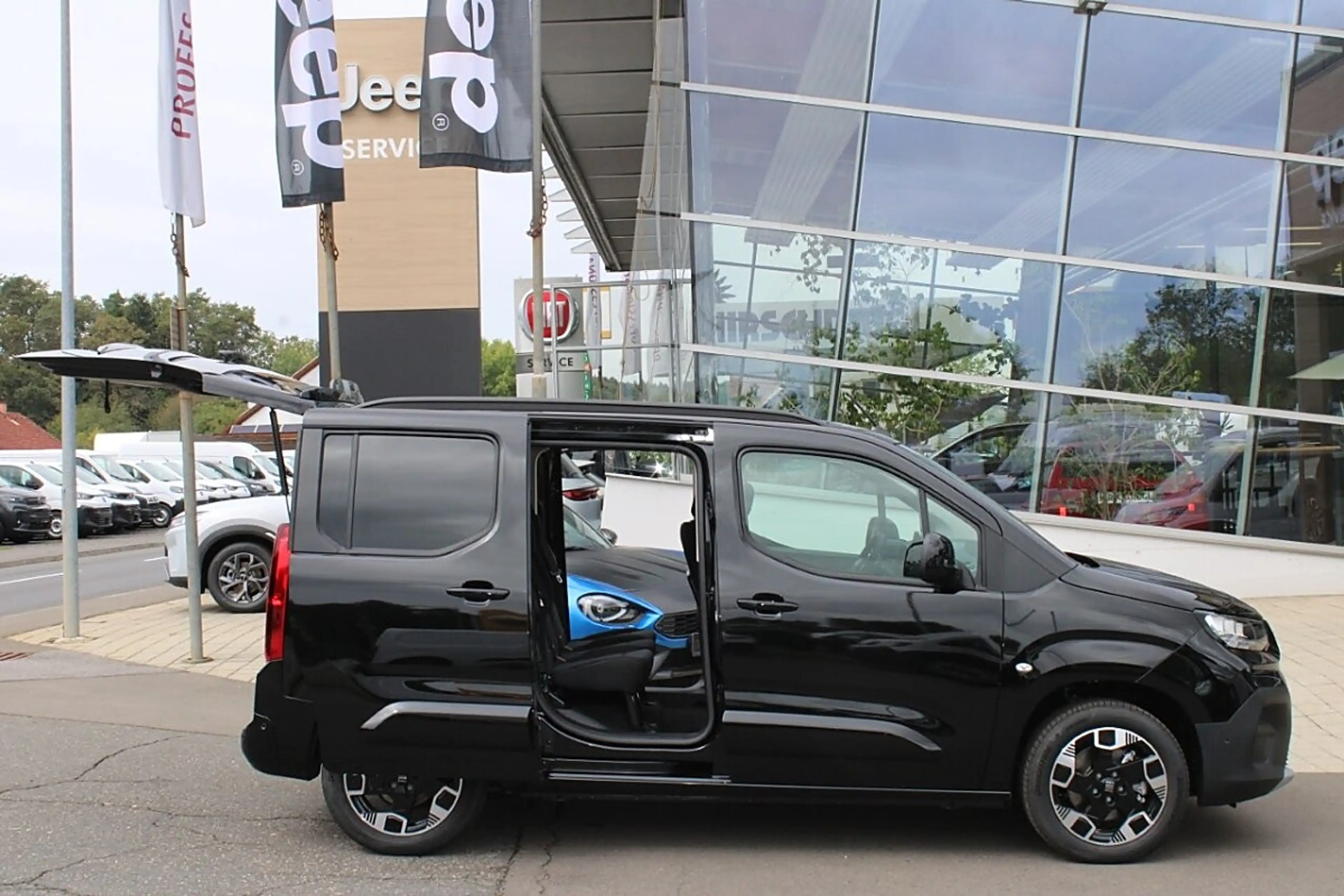 Fiat Qubo 1.5 Diesel 130AT  La Prima 10"Navi Klimaautomat... — photo 12