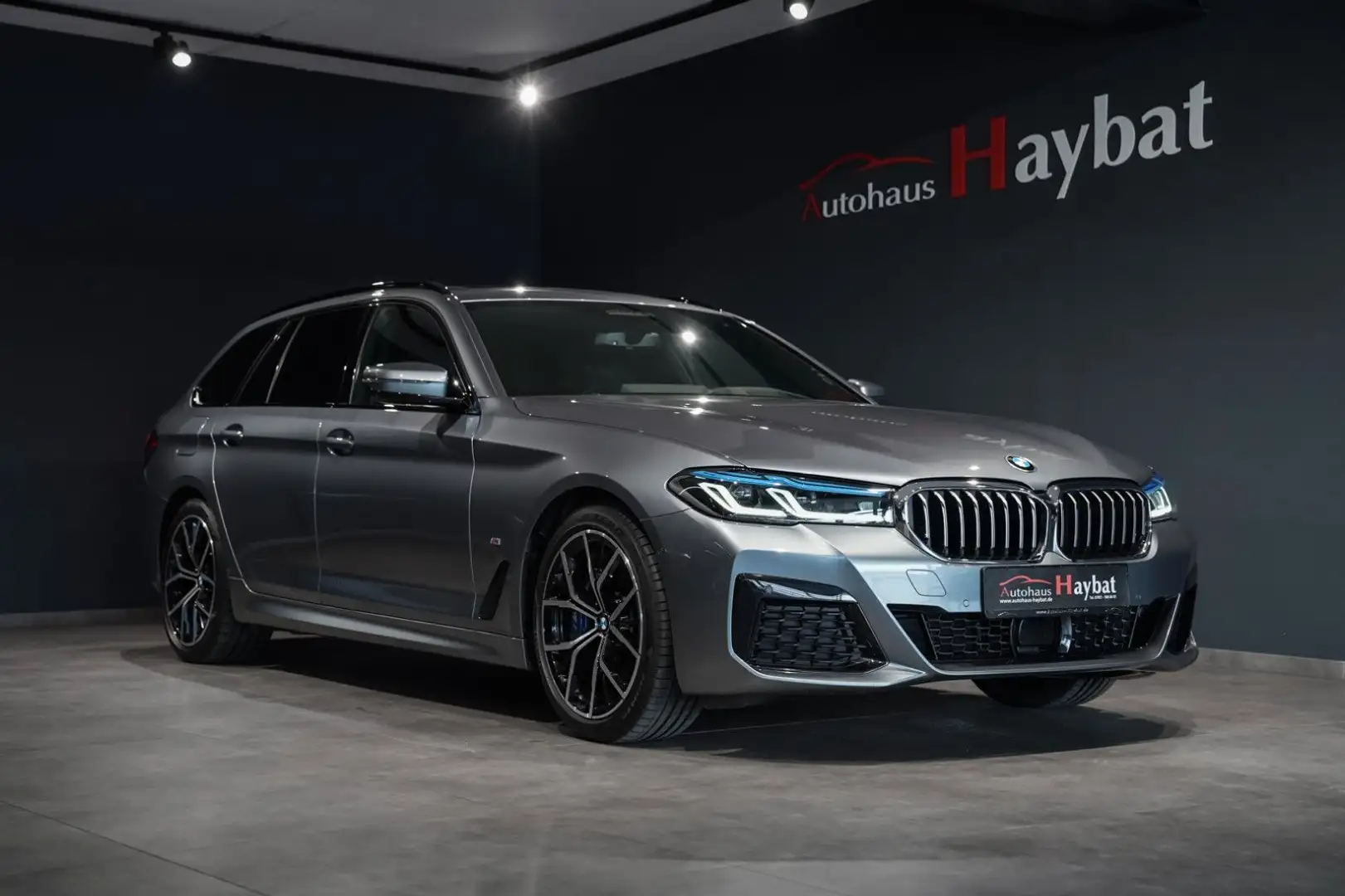 BMW 540 d xDrive M Sport Laser-Pano-StandHZG-AHK-HuD Gris - 1