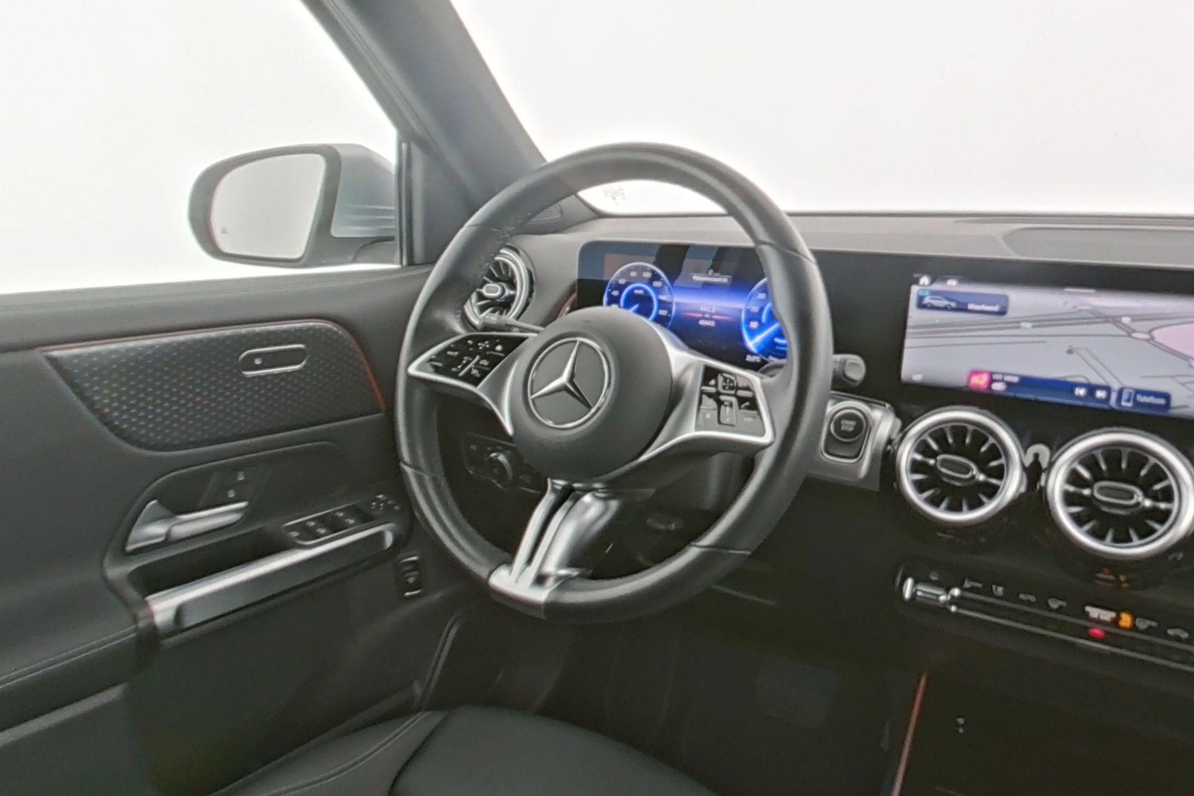 Mercedes-Benz EQB 250 250+ Business Line 71 kWh — photo 11