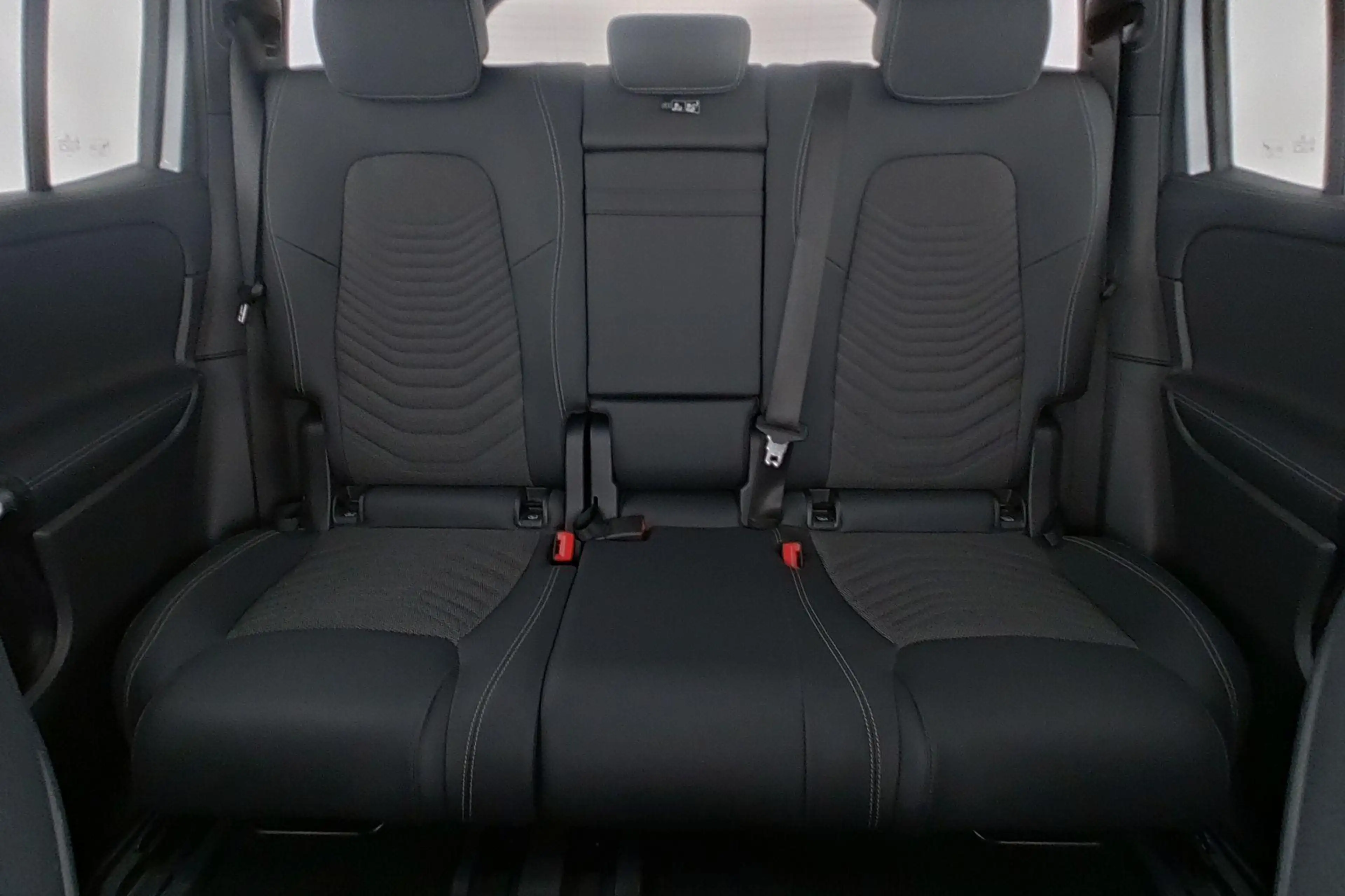 Mercedes-Benz EQB 250 250+ Business Line 71 kWh — photo 15
