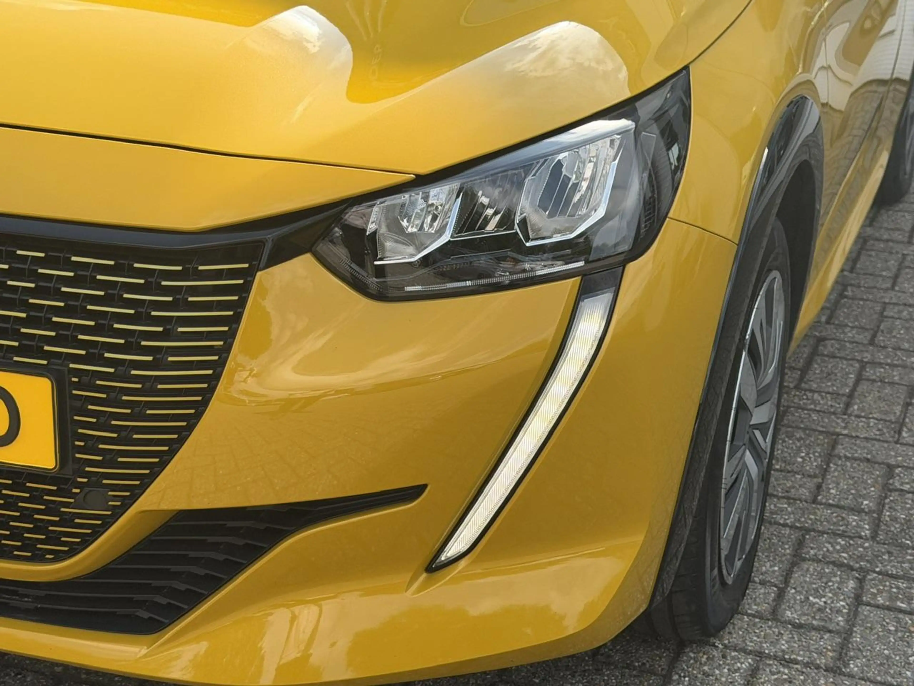 Peugeot e-208 EV Active Pack 50 kWh Navigatie | Cruise control | — photo 15