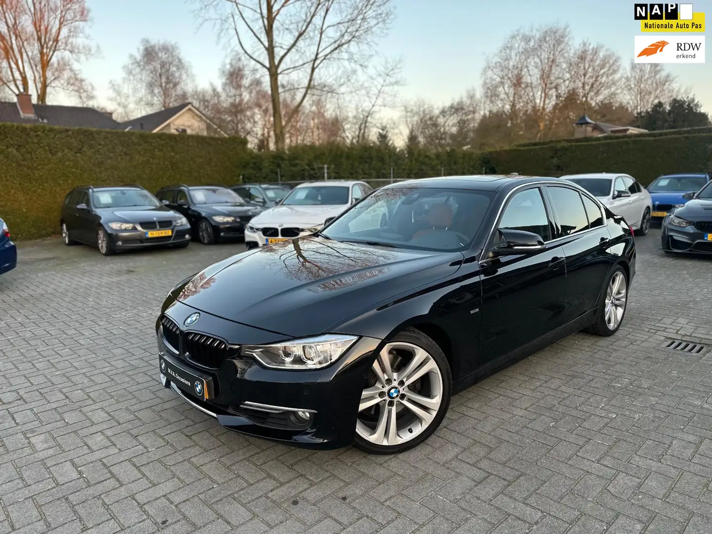 BMW 328 3-serie 328i High Executive Luxury Line|Ketting Ve Černá - 1
