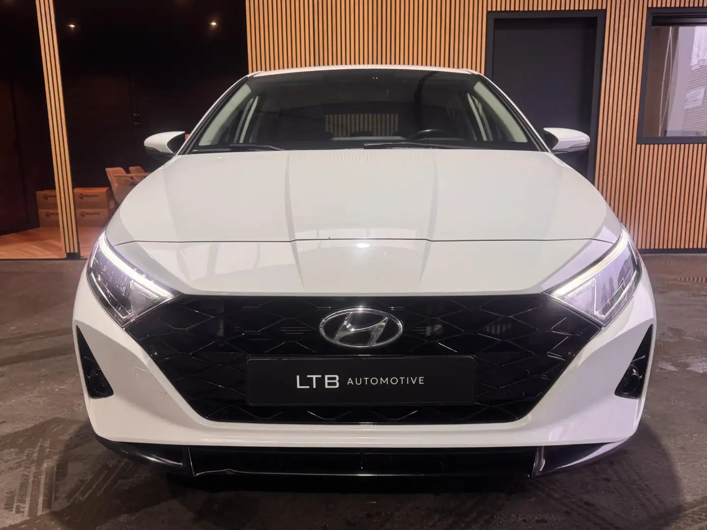 Hyundai i20 1.0 T-GDI Comfort Automaat Camera|Carplay|Stoel/St Weiß - 2
