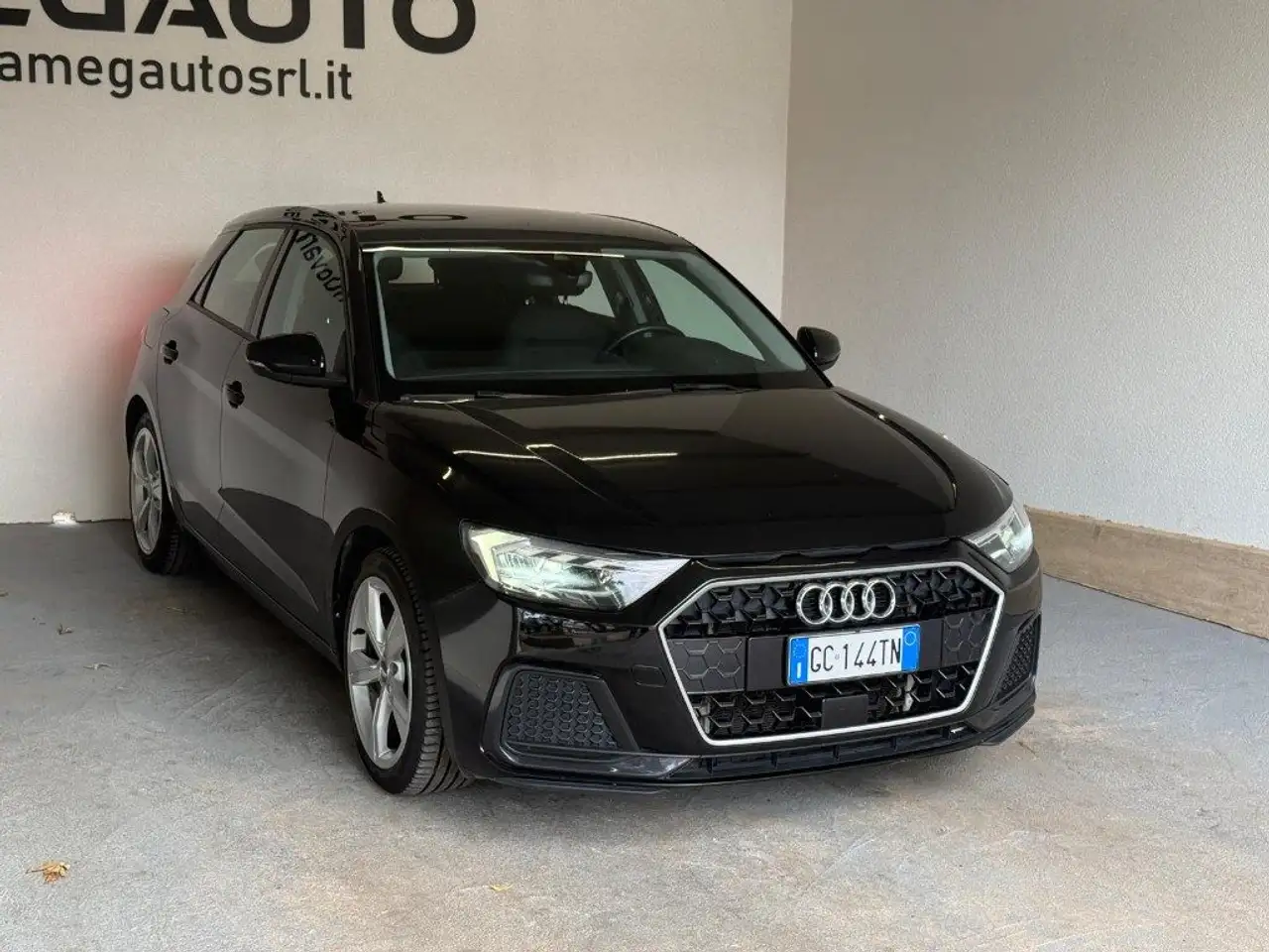 2020 Audi A1 citycarver 30 TFSI Admired, photograph 2