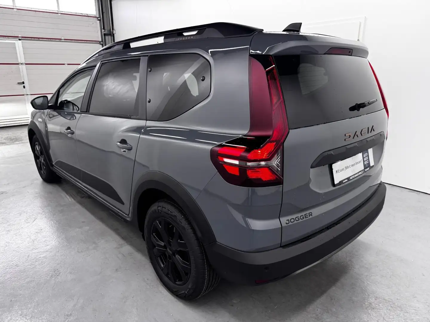 Dacia Jogger Extreme TCe 110 7-Sitzer "Klimaautomatik" Grau - 2