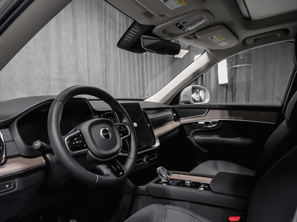 2026 Volvo XC90 Plus 7-Seater (Bright Theme) thumb 7