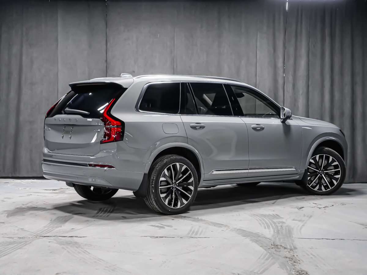 2026 Volvo XC90 Plus 7-Seater (Bright Theme) alt 3